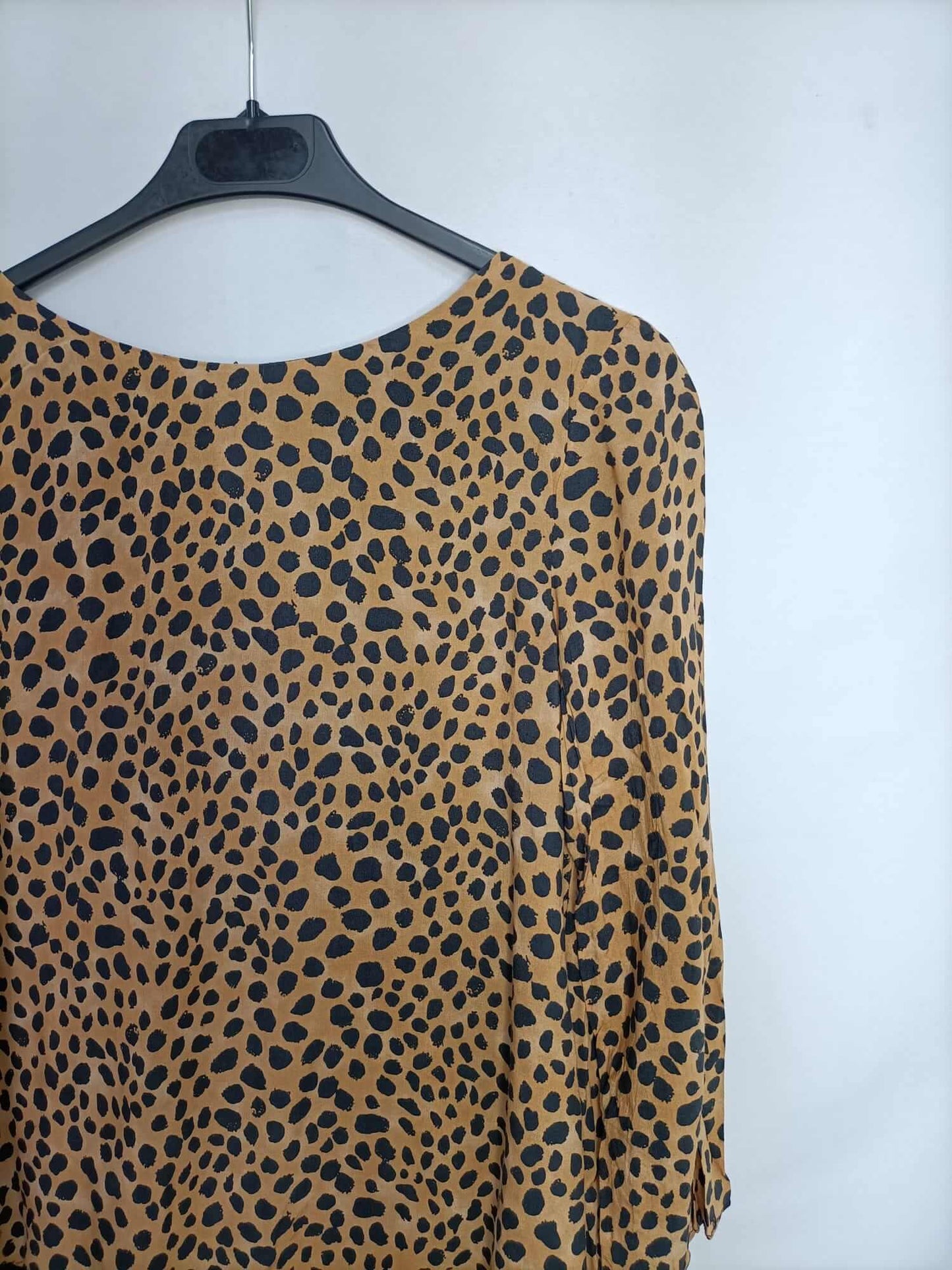 ZARA. Animal print blouse T.xs