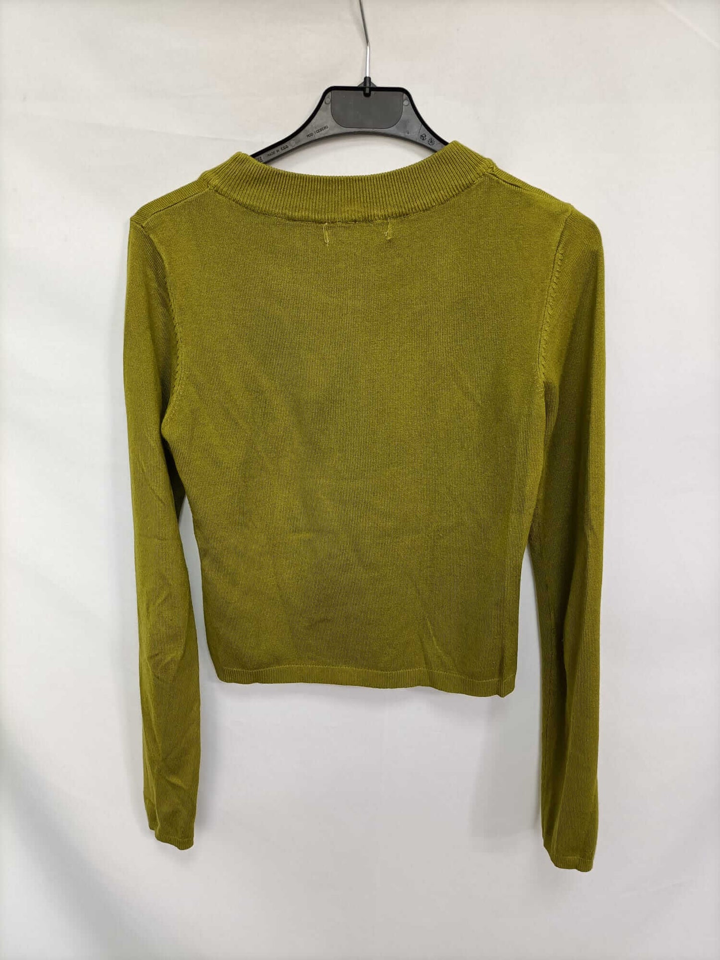 STRADIVARIUS. Pistachio green Ts sweater