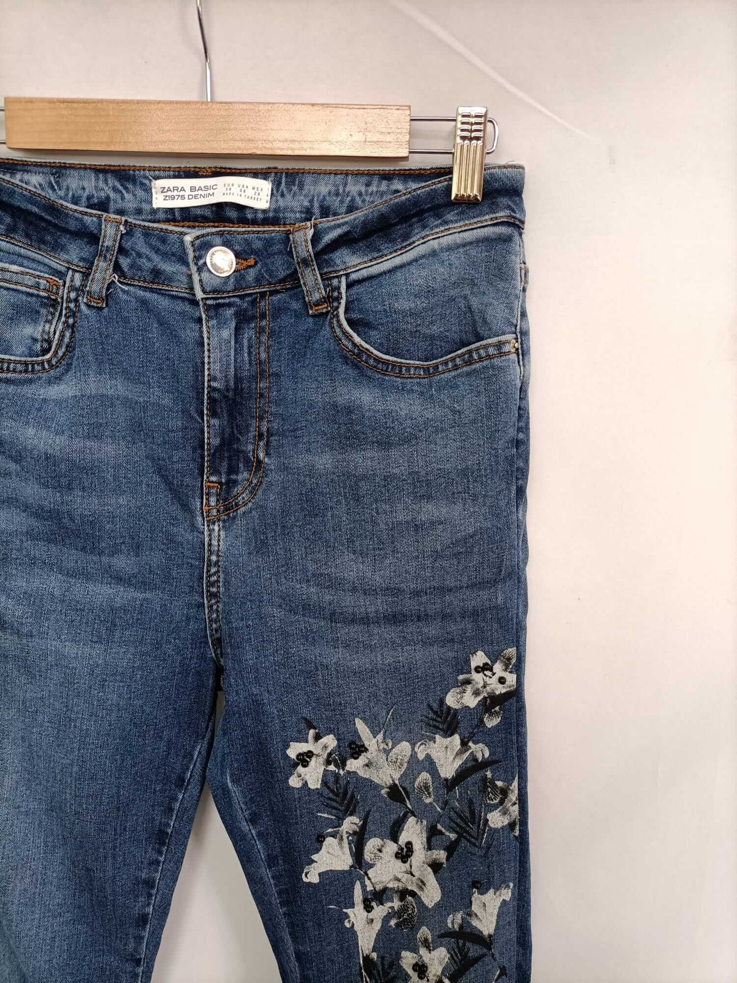 ZARA. Painted flower jeans, size 38