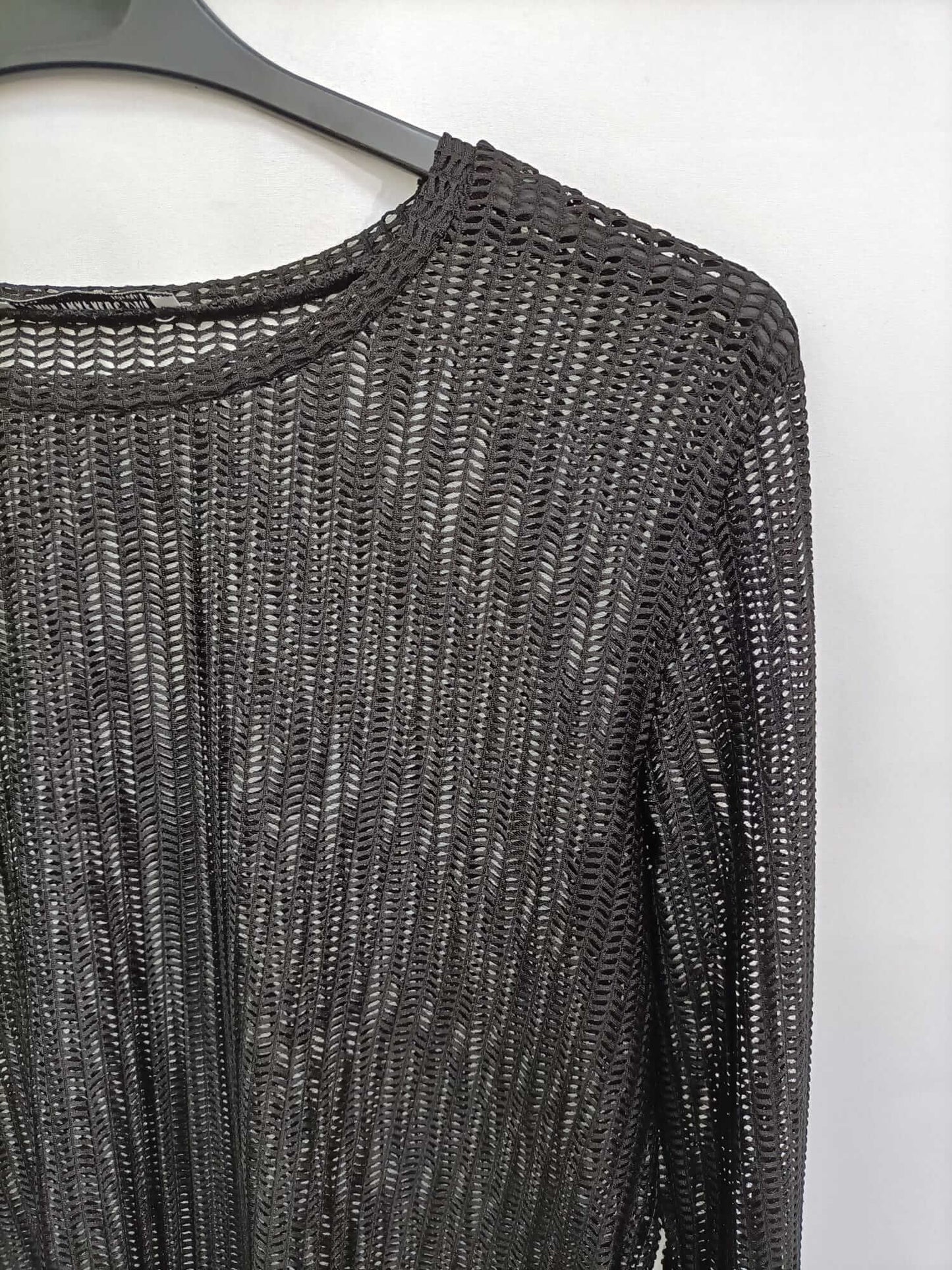 ZARA. Black mesh Ts top