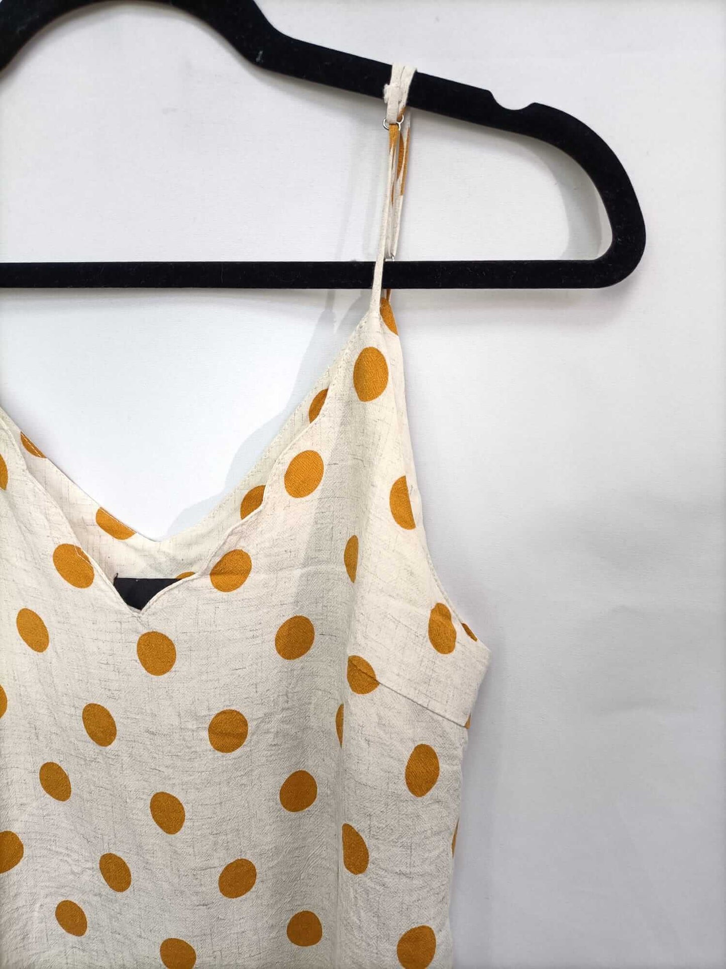 LUMIERE. Beige polka dot top TM