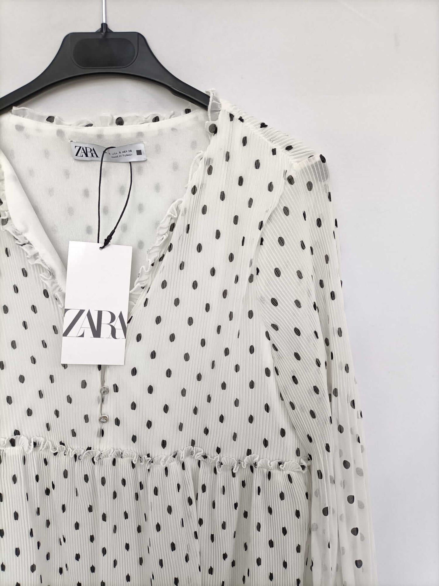 ZARA. Vestido plisado lunares T.s