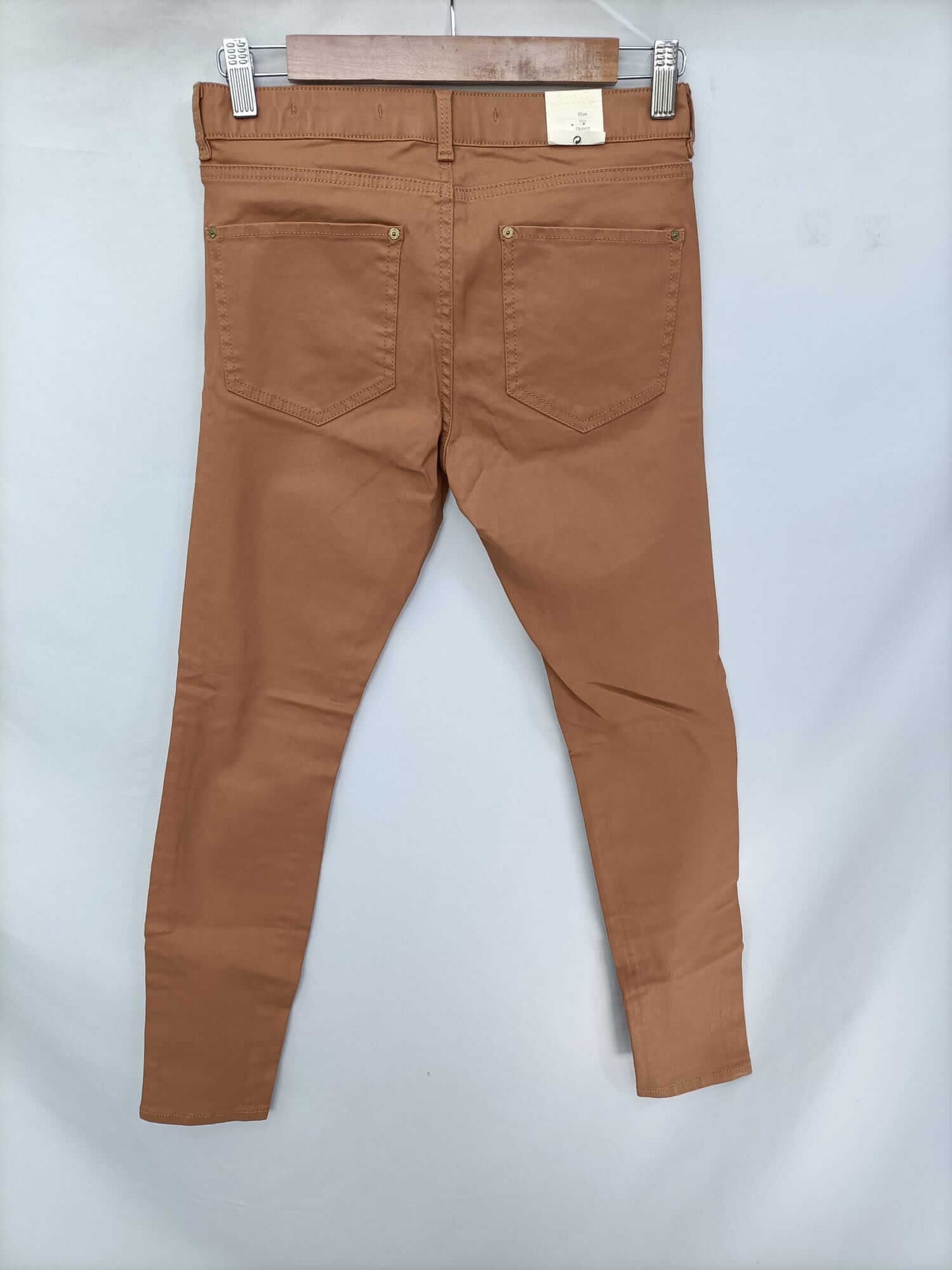 ZARA.Pantalones camel encerados T.36