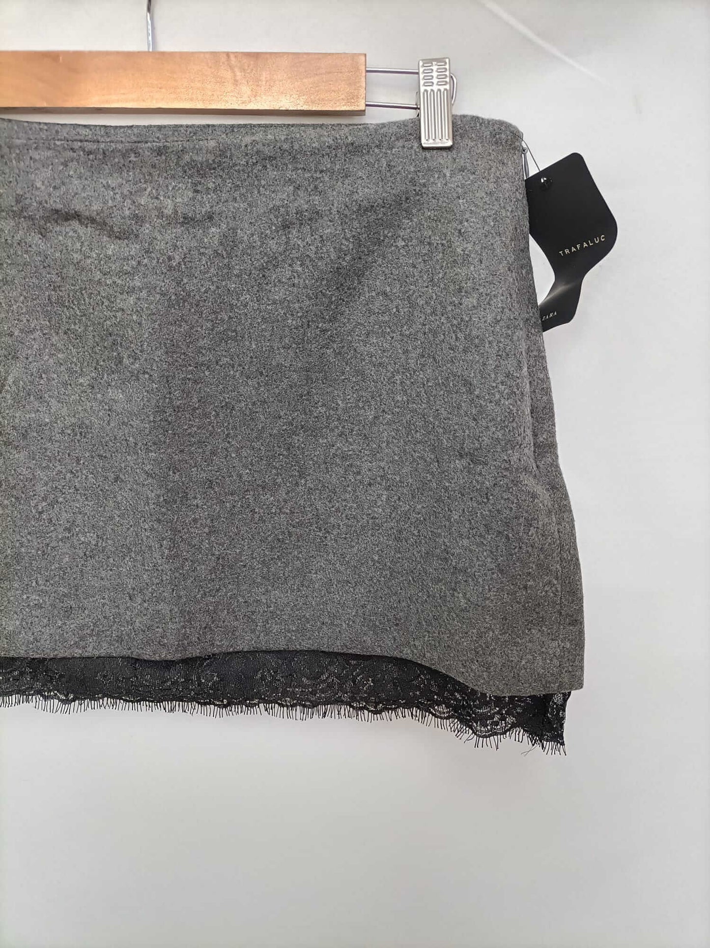 ZARA.Falda gris franela T.m (44)