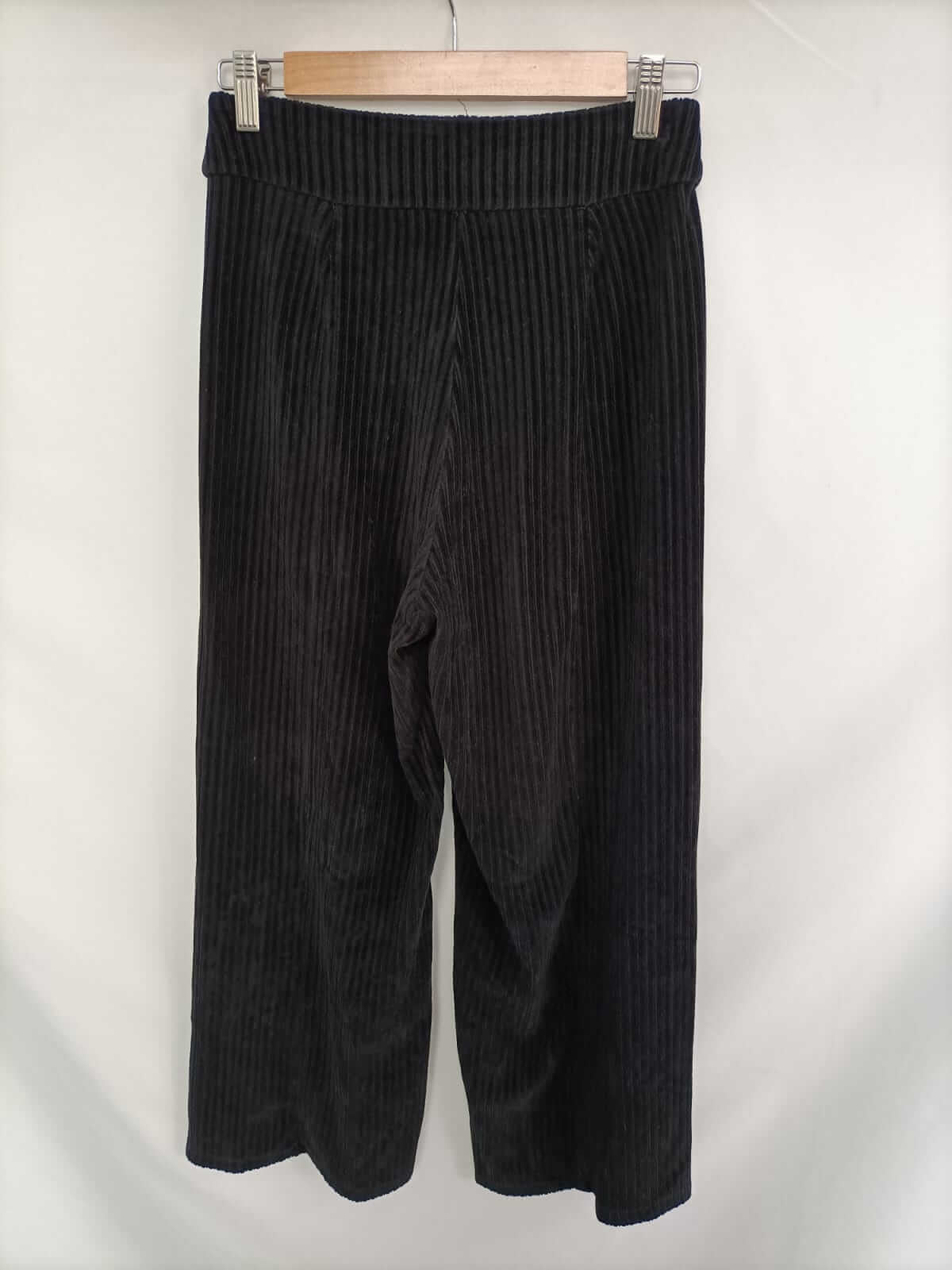 PULL&BEAR. Pantalón culotte pana T.m