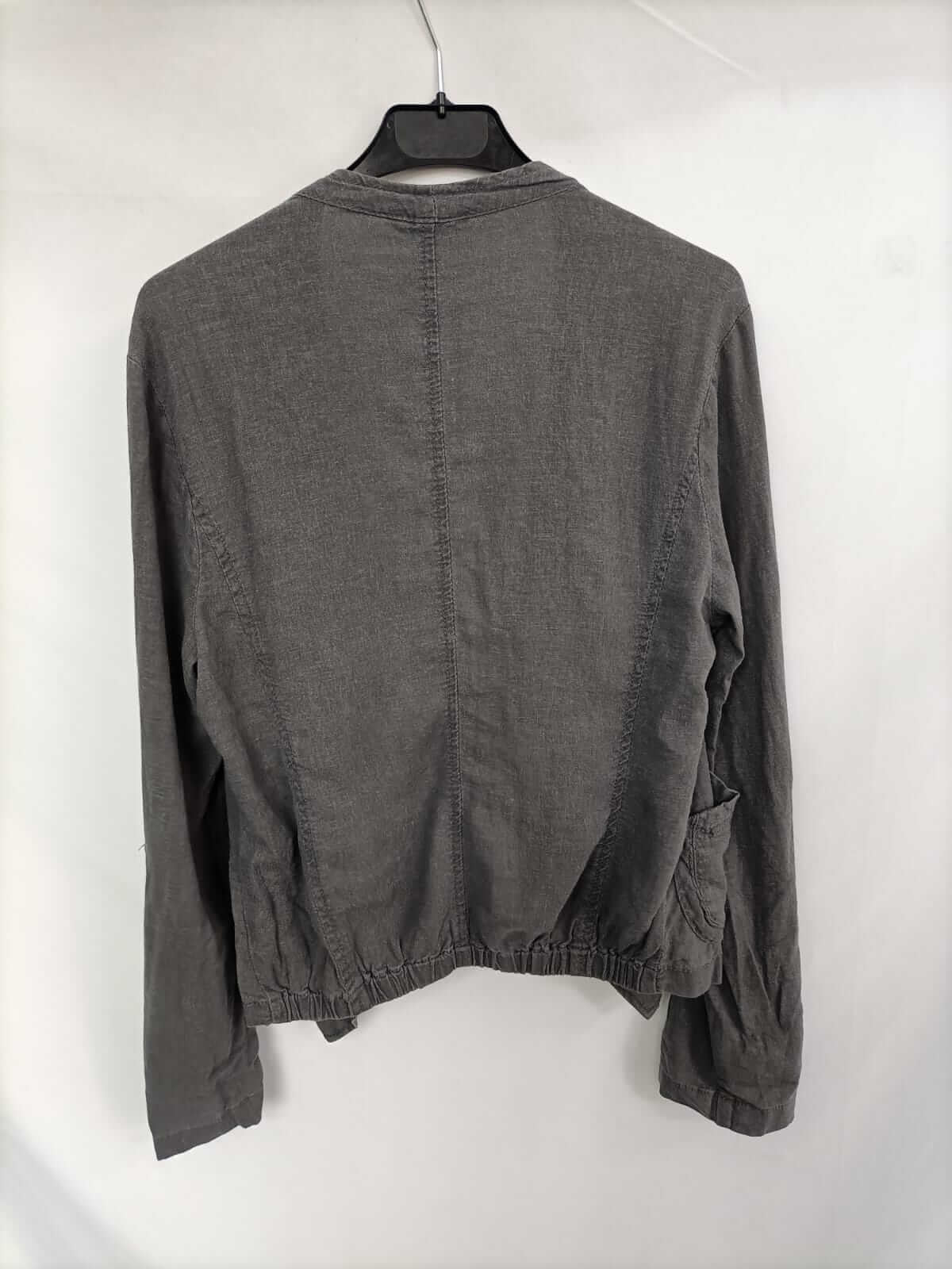 SUPPLIES. Gray linen jacket Ts