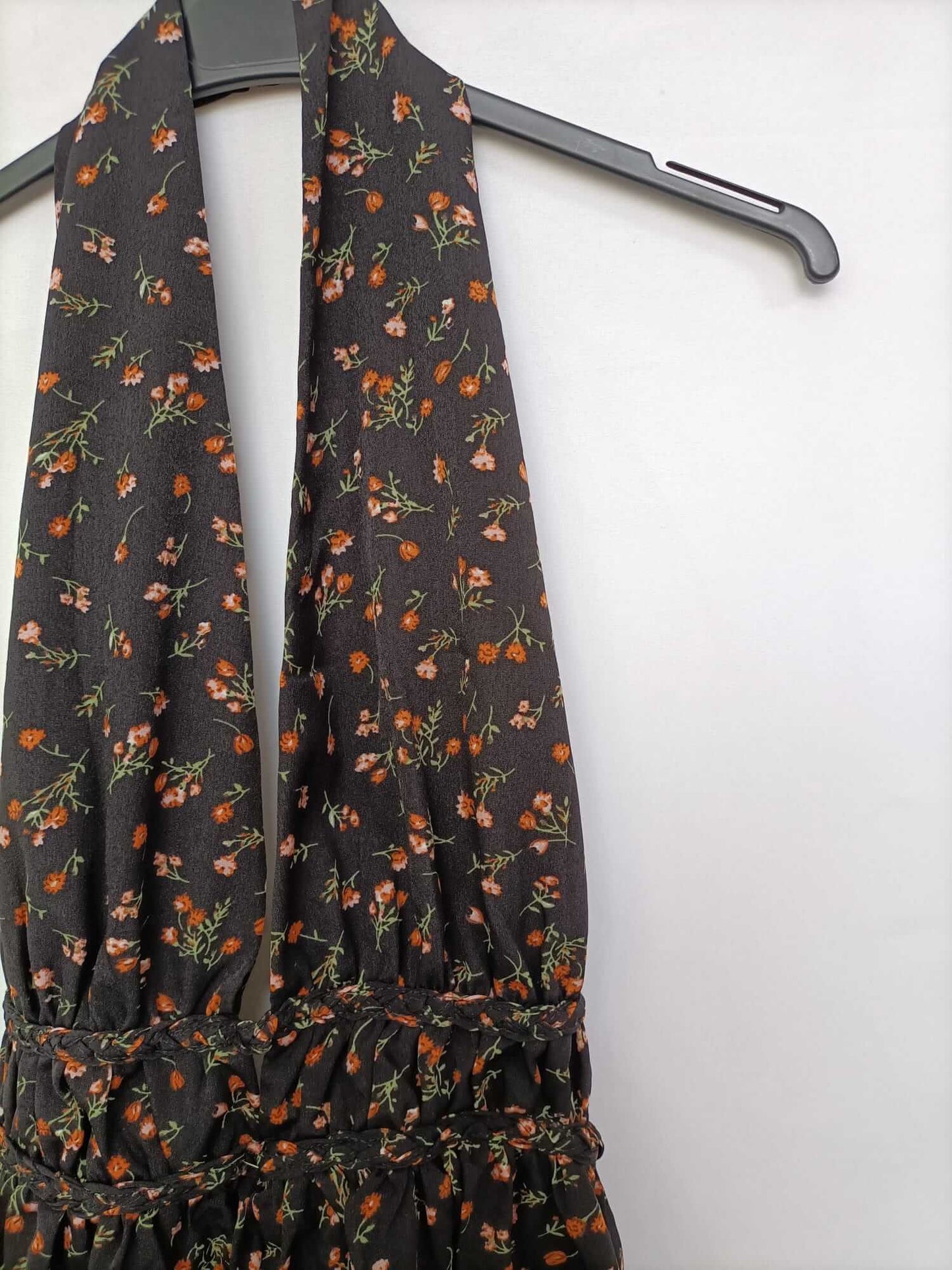 SHEIN. Mono negro flores T.s