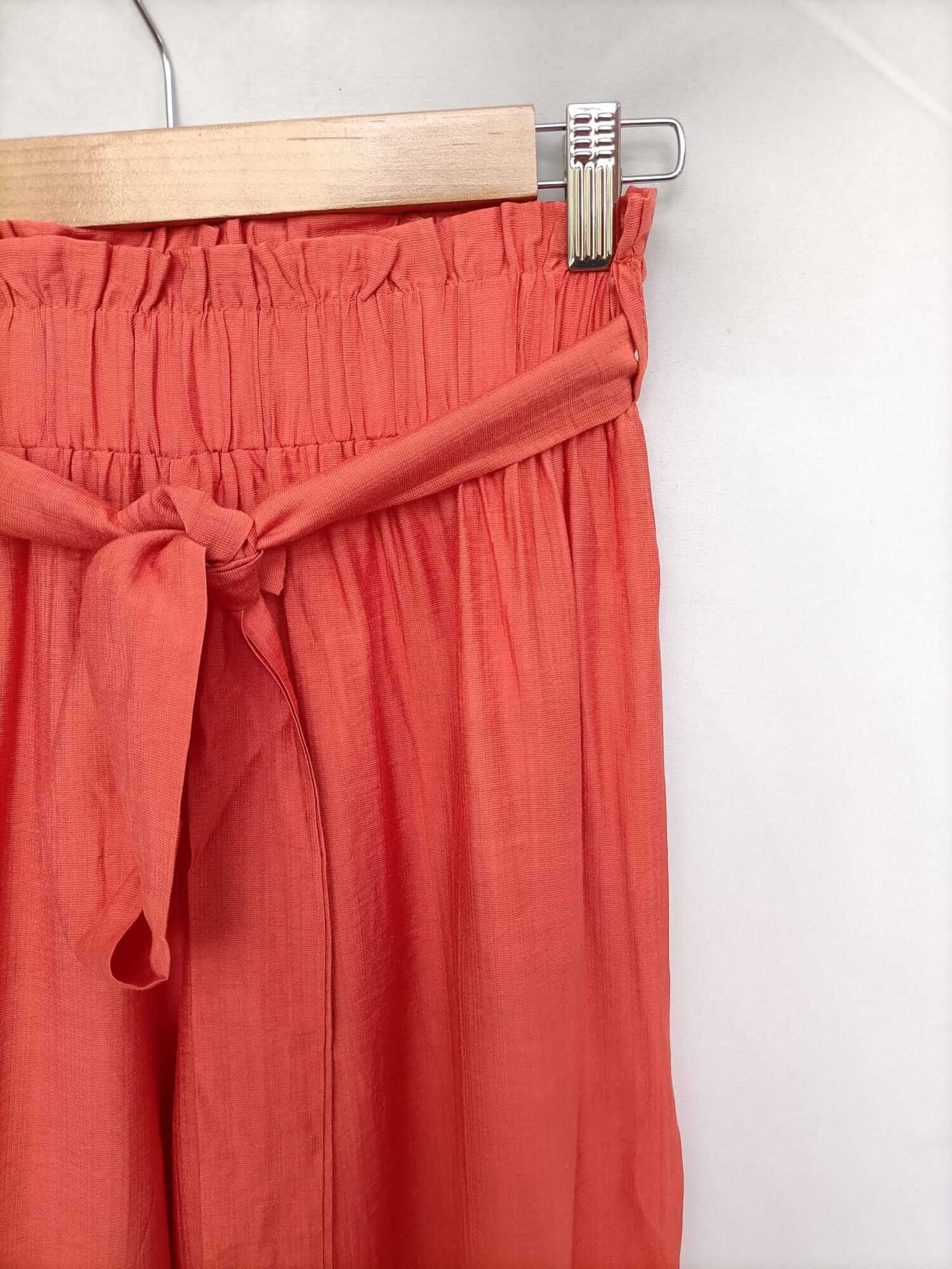 SHEIN. Pantalón culotte fluido coral T.s