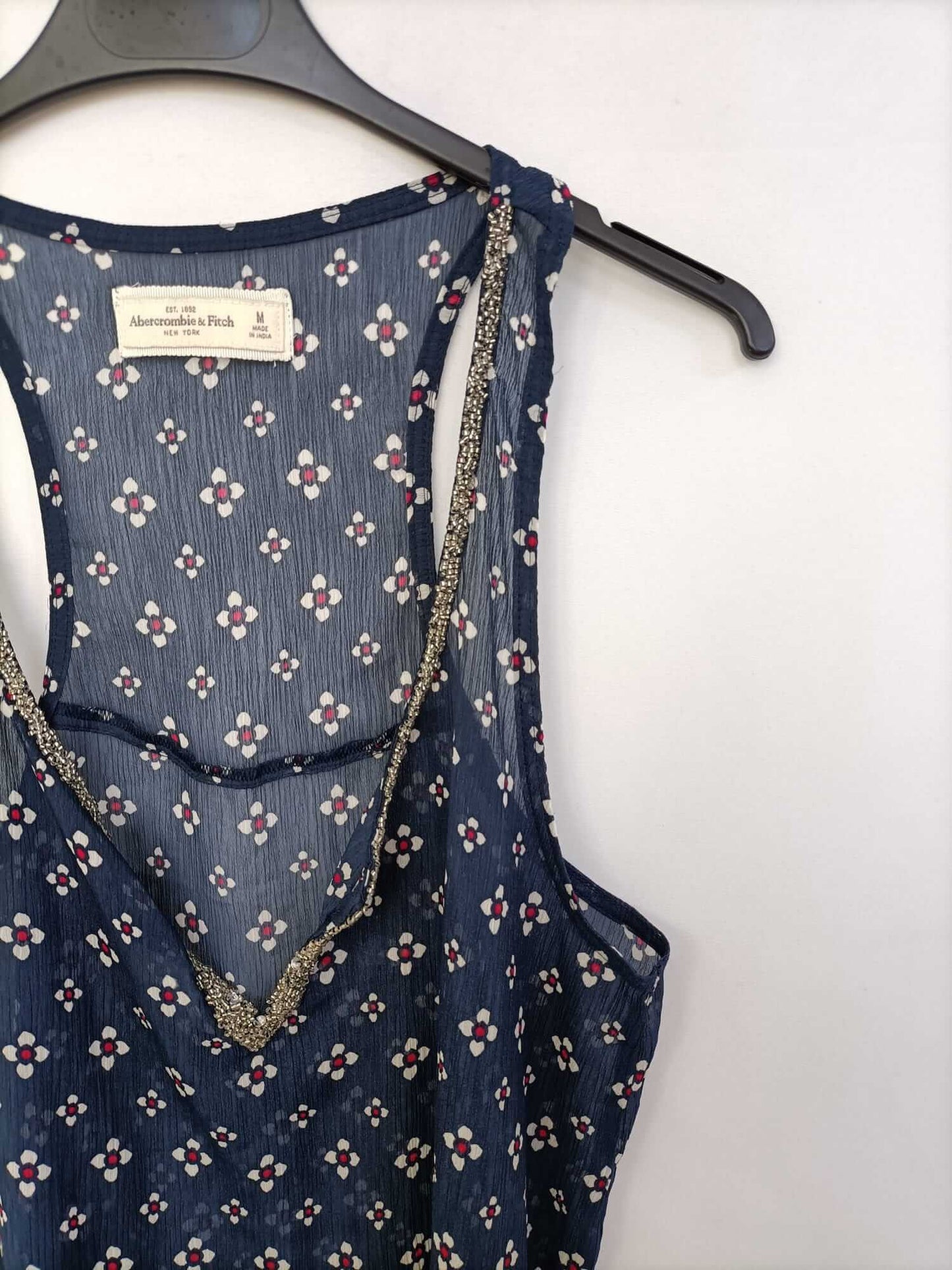 ABERCROMBIE&FICHT. Tm blue floral top