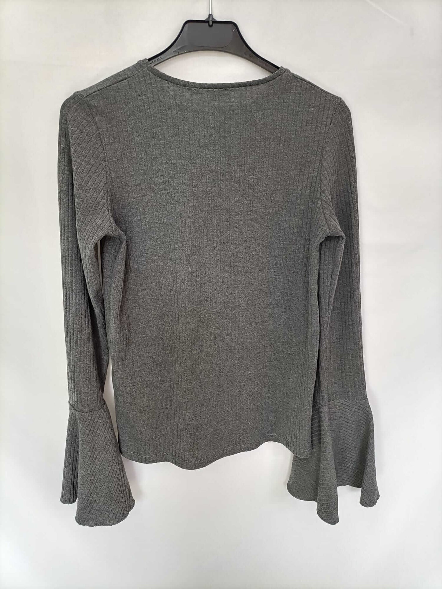 ZARA.Camiseta gris canalé T.M