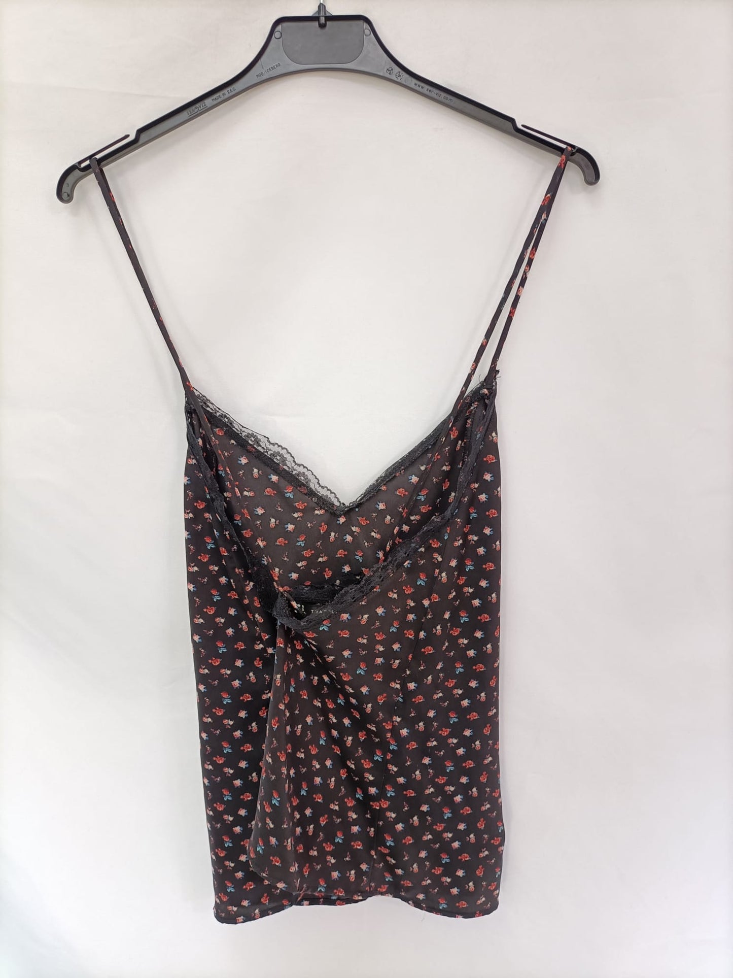 ZARA.Top lencero negro flores T.s