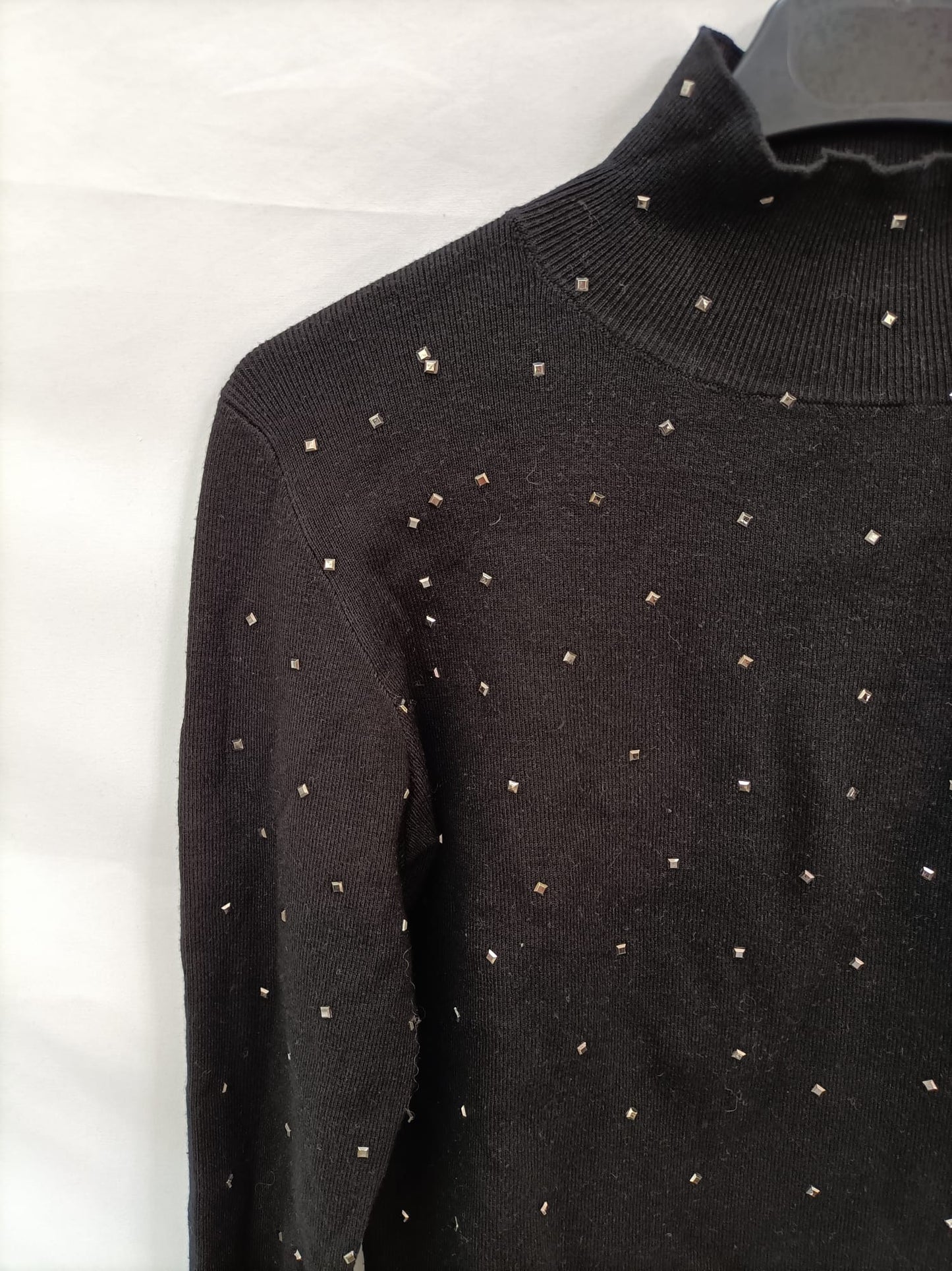 ZARA. Black studded sweater TL