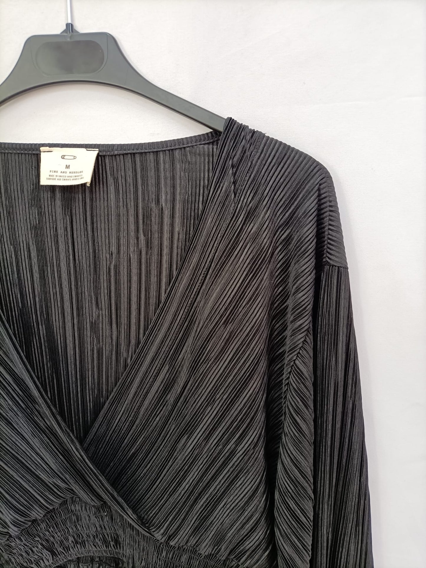 PINS&NEEDLES.Tm pleated black top