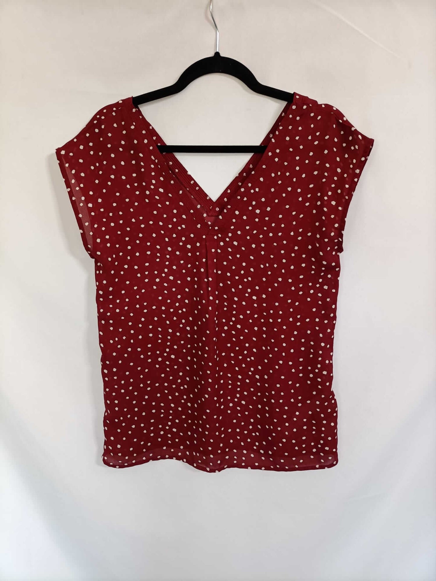 CORTEFIEL. Top burdeos topitos T.s