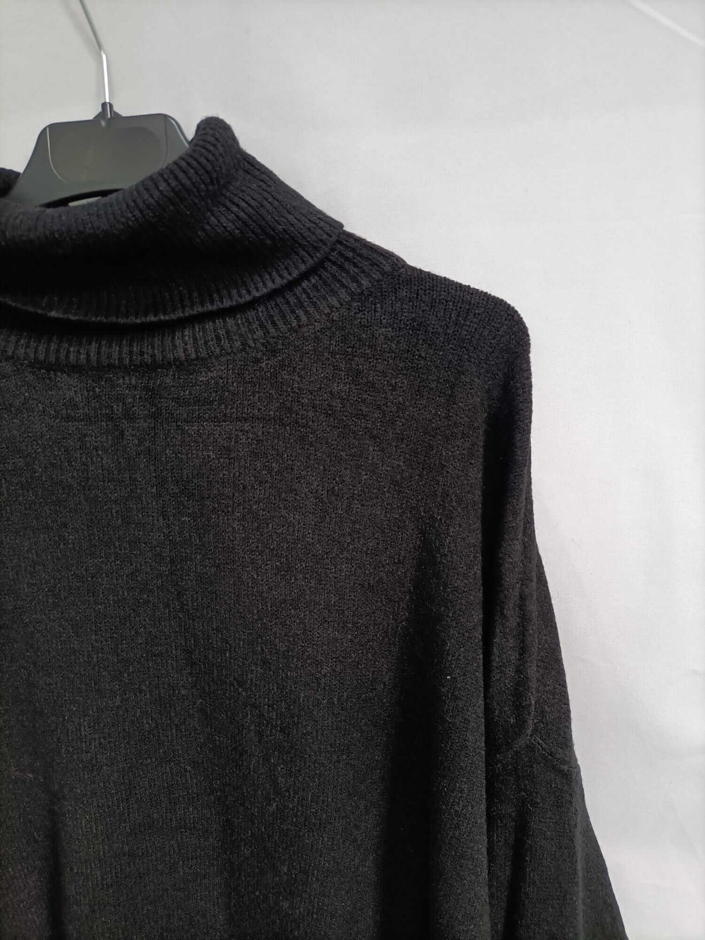 MULAYA. Black turtleneck sweater (l)