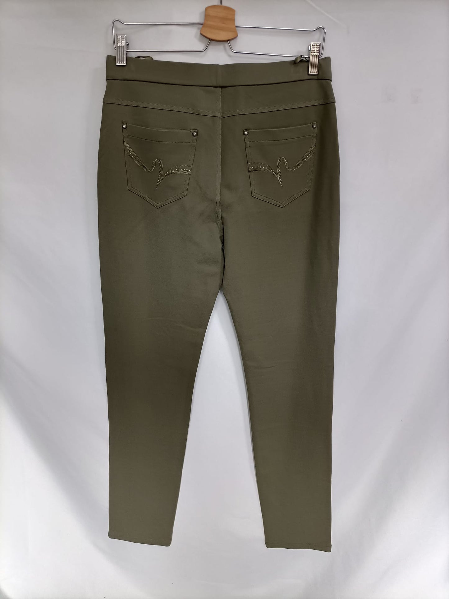 BARILOCHE. Pantalón verde caqui elástico T.xl