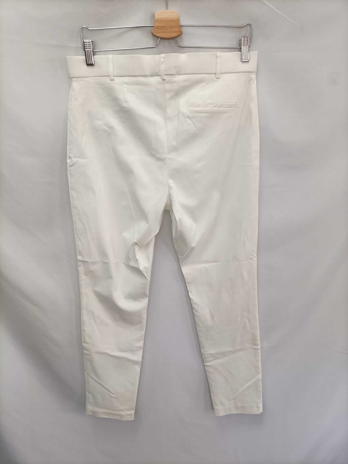PRIMARK.Pantalones blancos ajustados T.44
