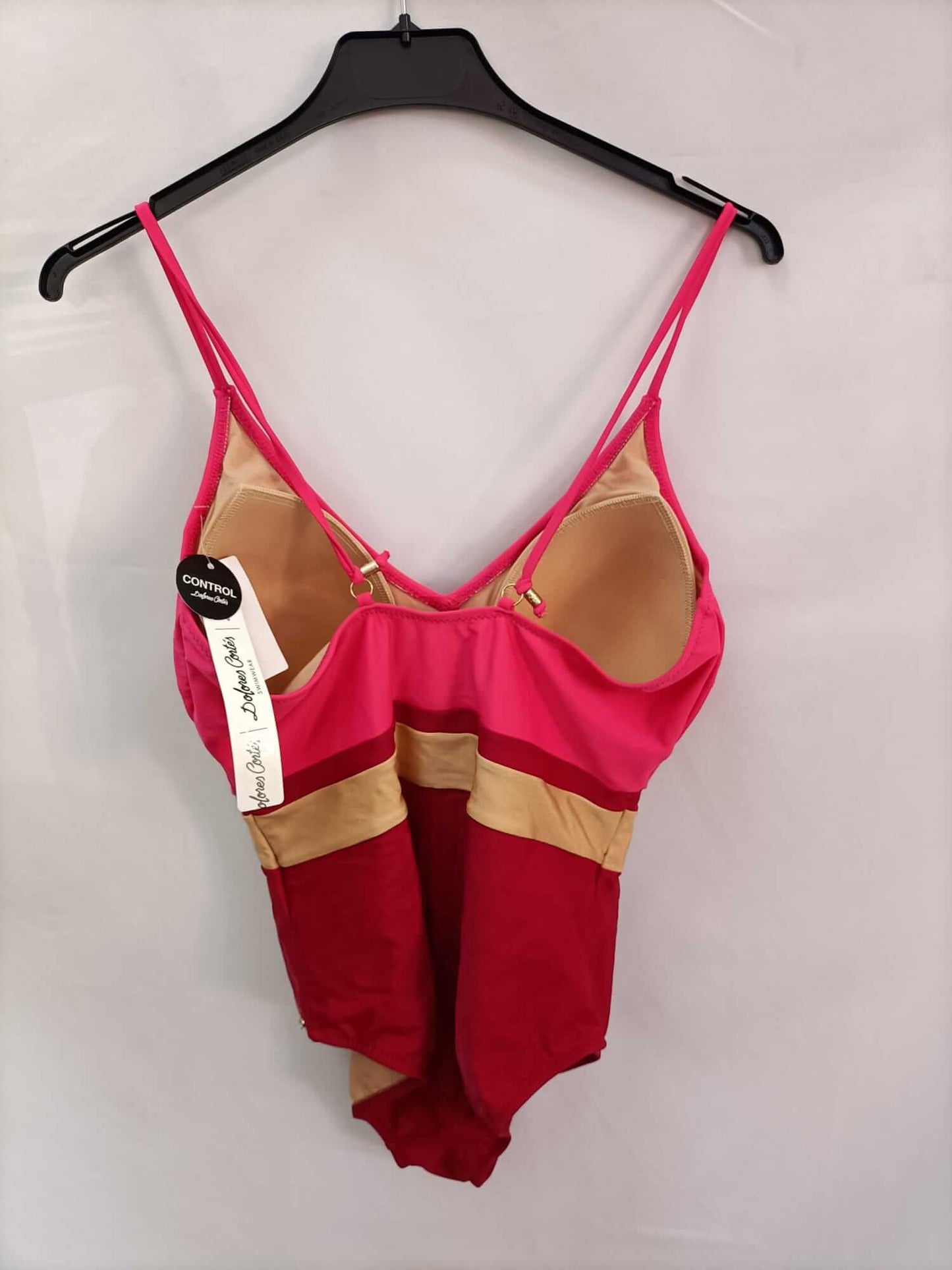 DOLORES CORTÉS. Bañador tonos rosas T.L