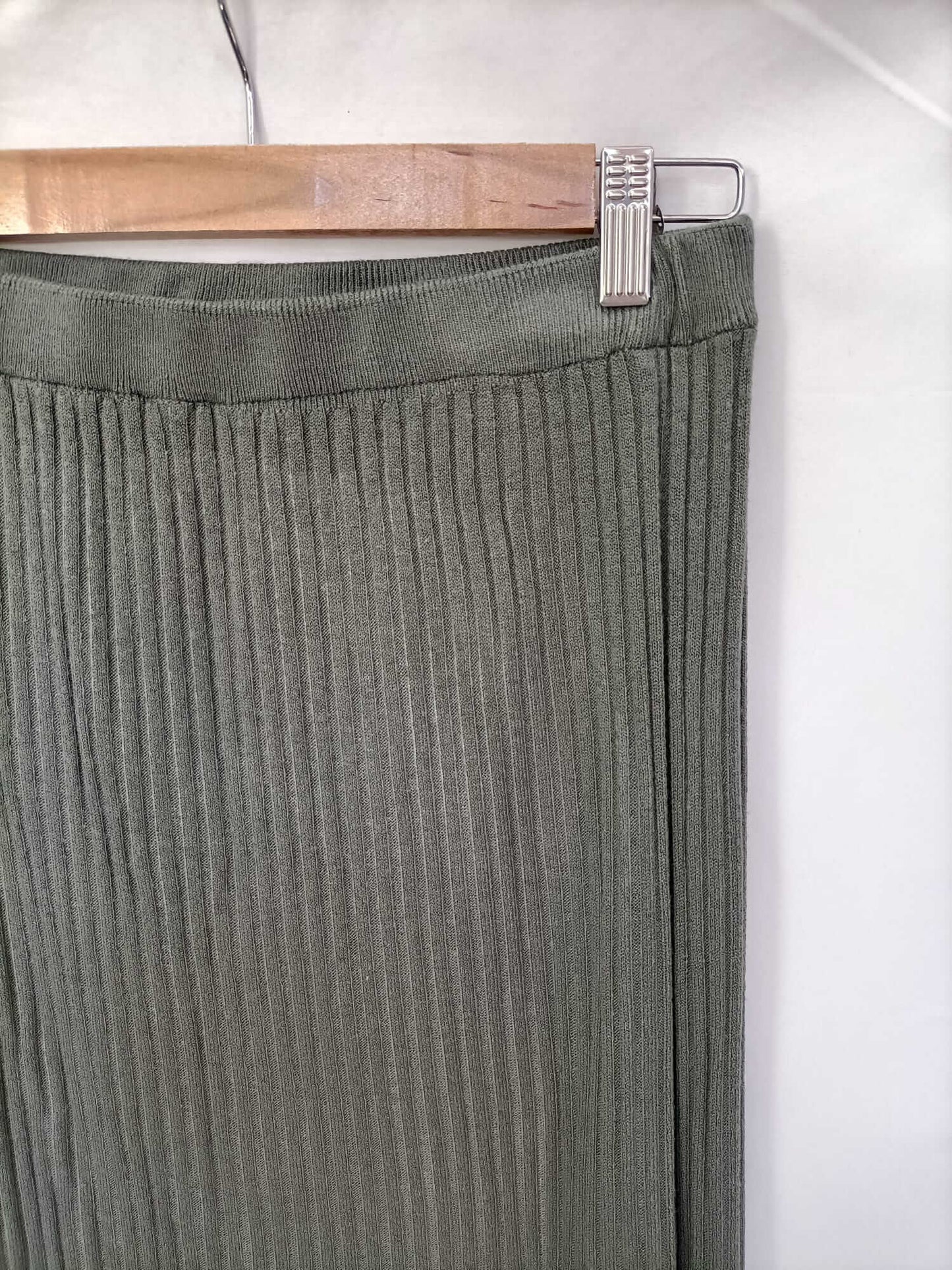 MUSCARI. TU ribbed green midi skirt (m/l)