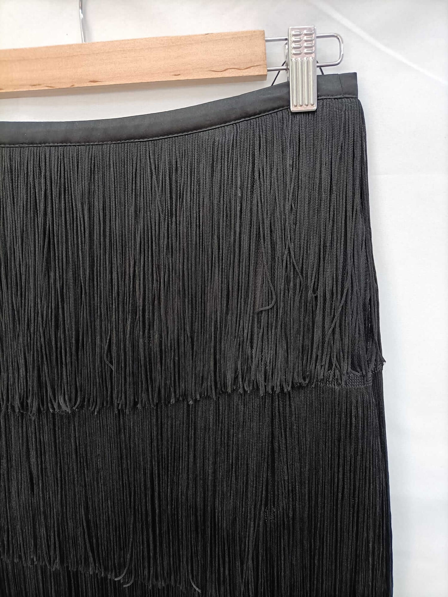 ZARA. Falda corta flecos T.m