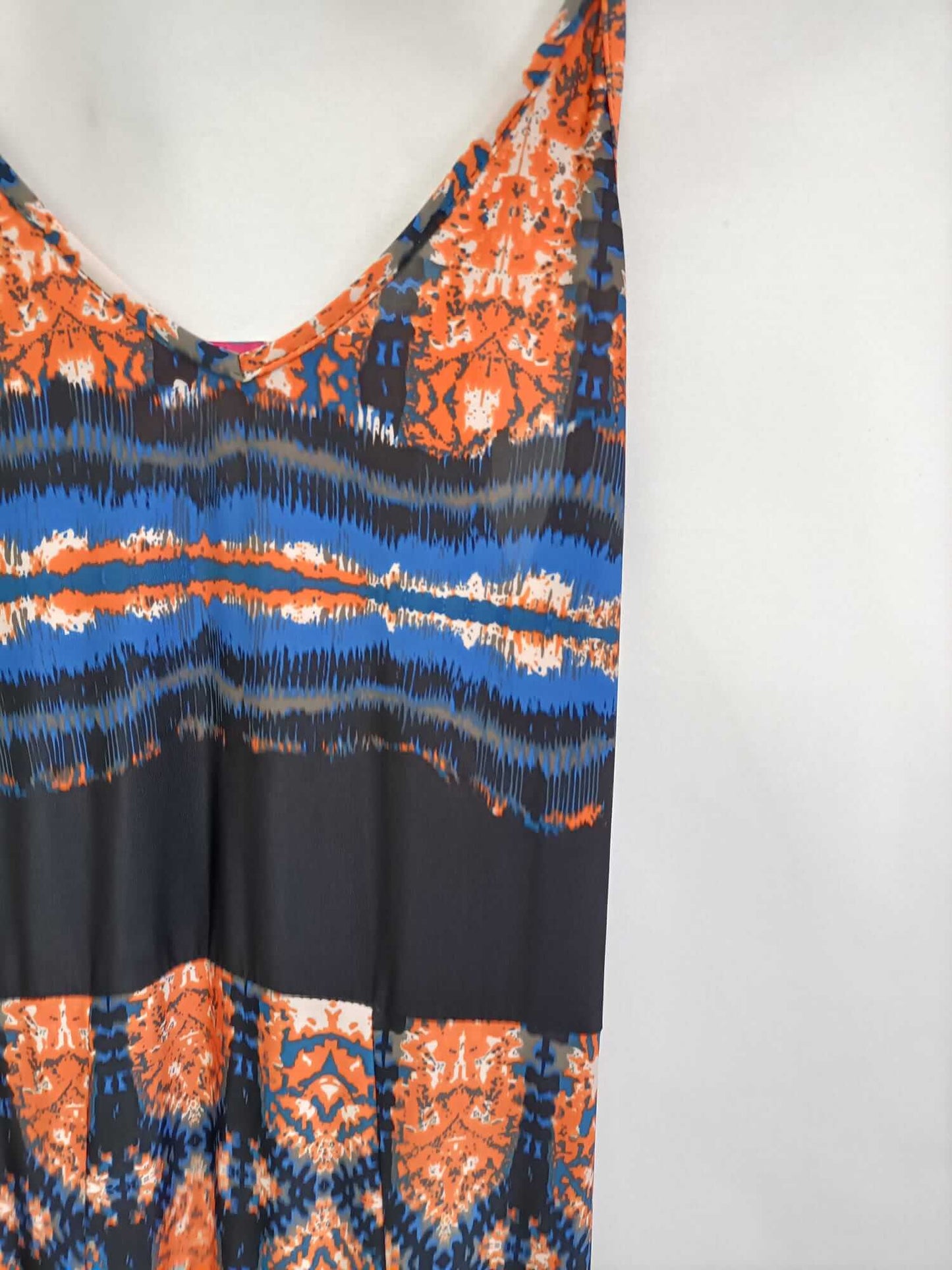 BOOHOO. Long printed dress S.38