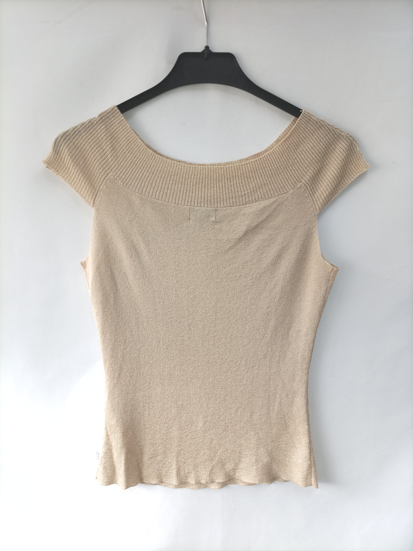 AMICHI. Gold knit T-shirt