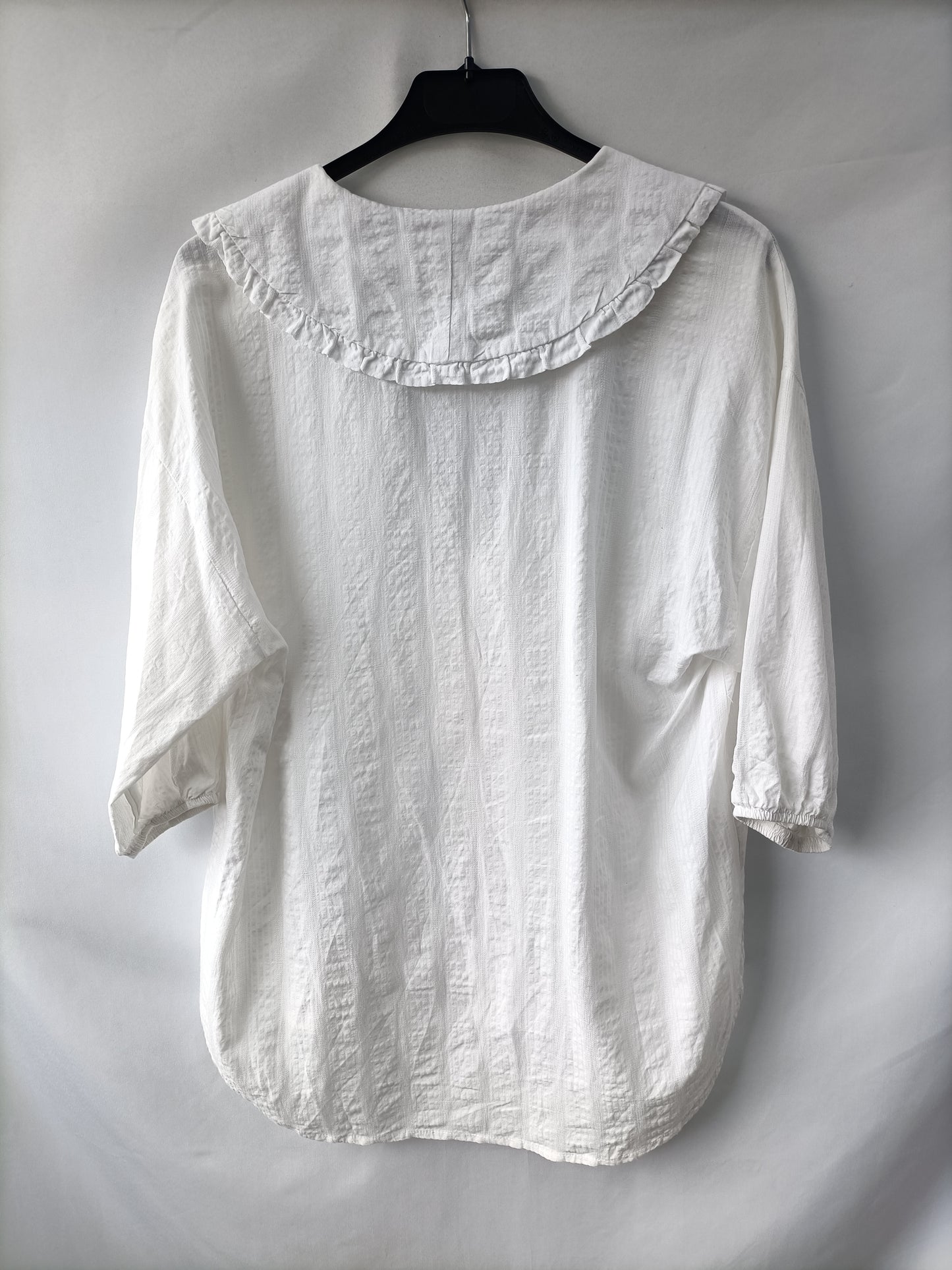 STRADIVARIUS. Blusa fluida textura T.xs