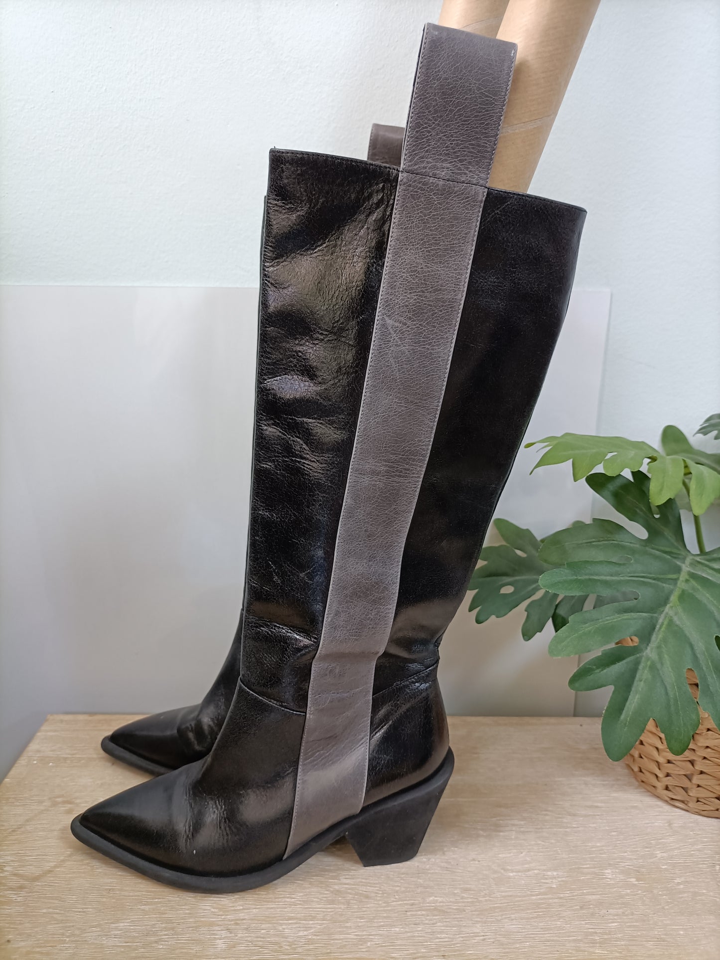 PALOMA BARCELÓ. Black boots, size 36