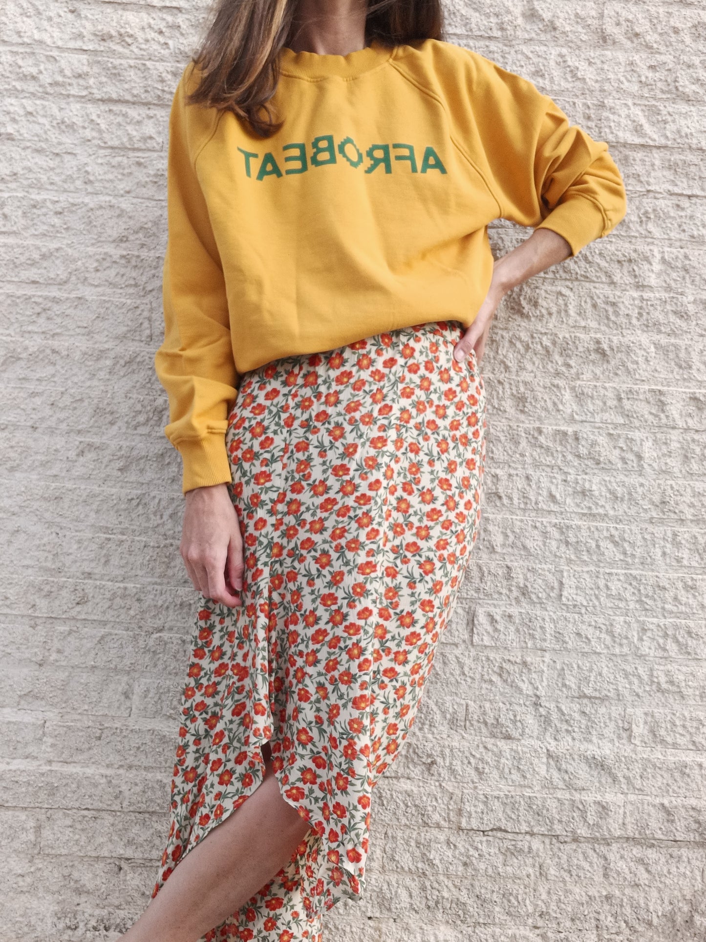 PULL&BEAR. Falda beige flores T.m