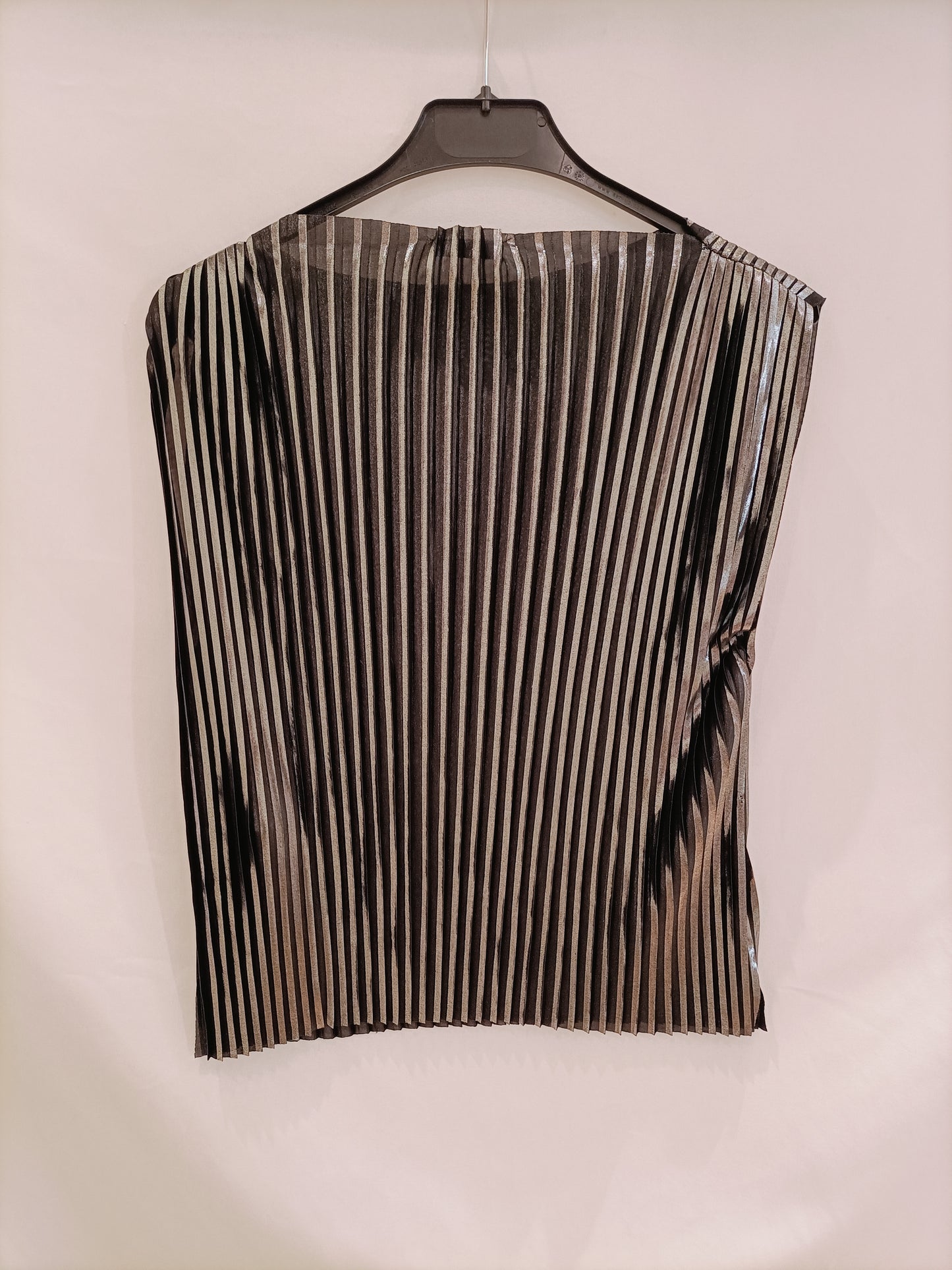 ZARA. Top plisado plateado T.m