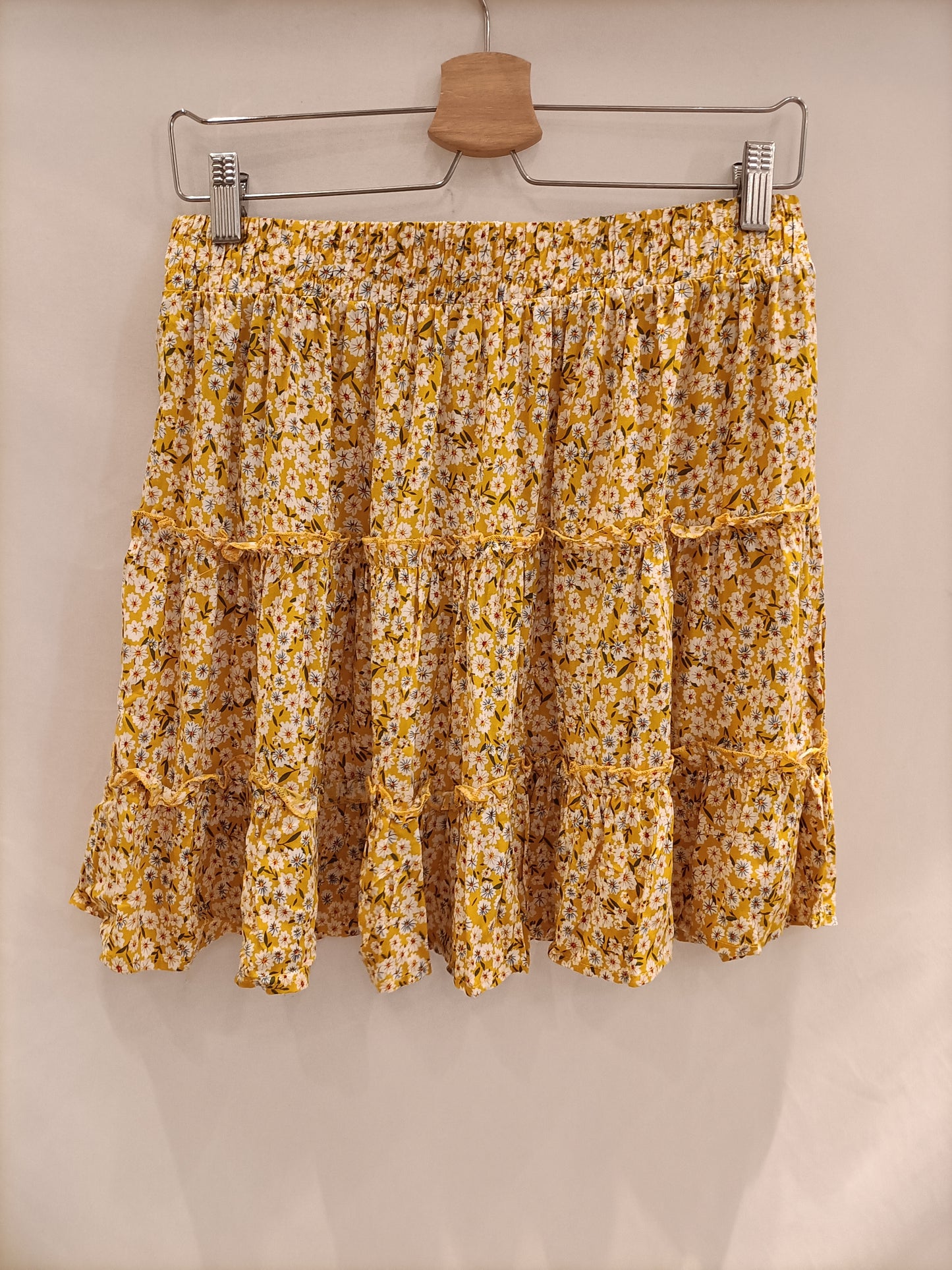 OTHERS. Yellow floral skirt Tl