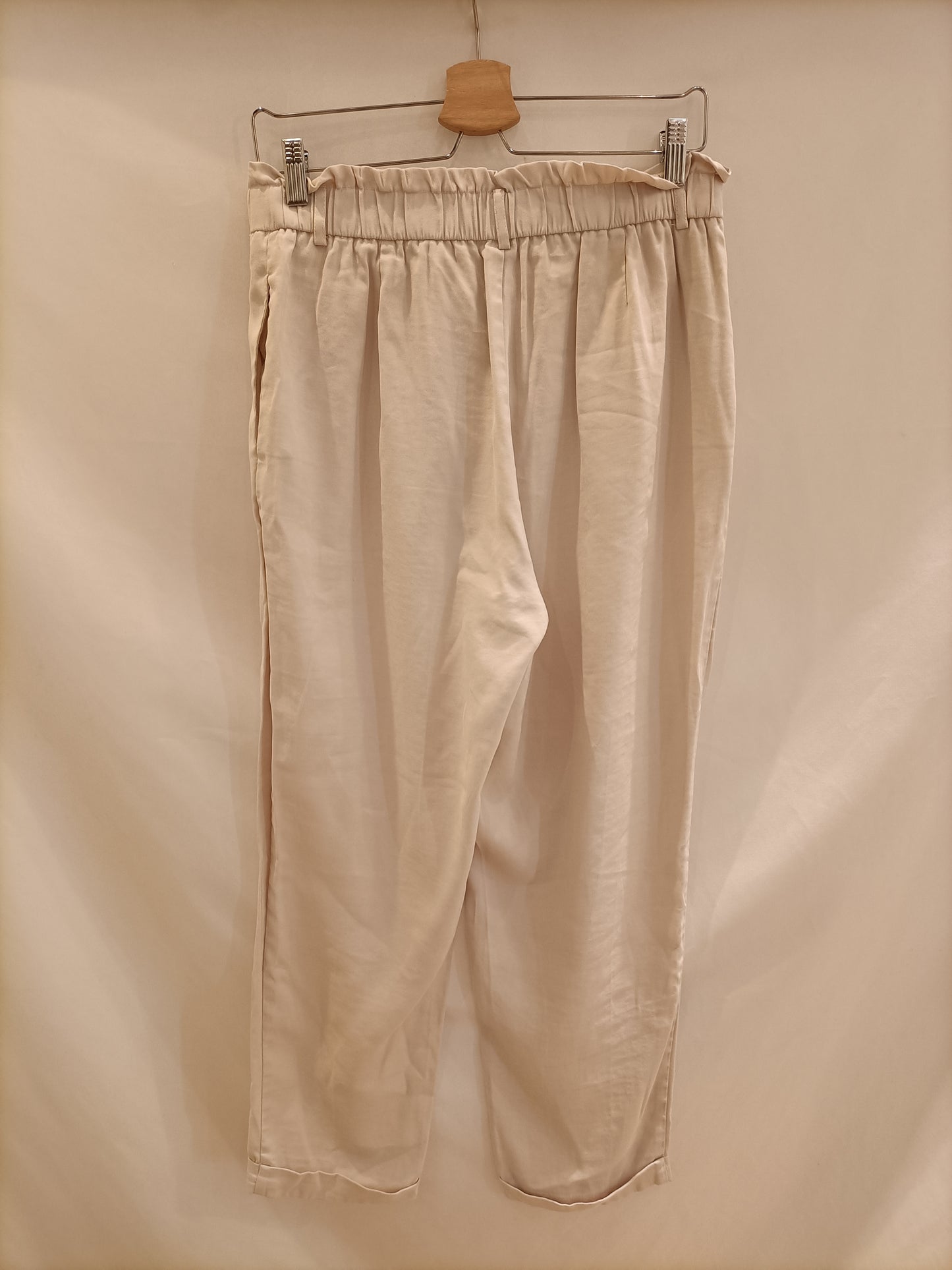 ZARA. Fluid beige pantsT.l