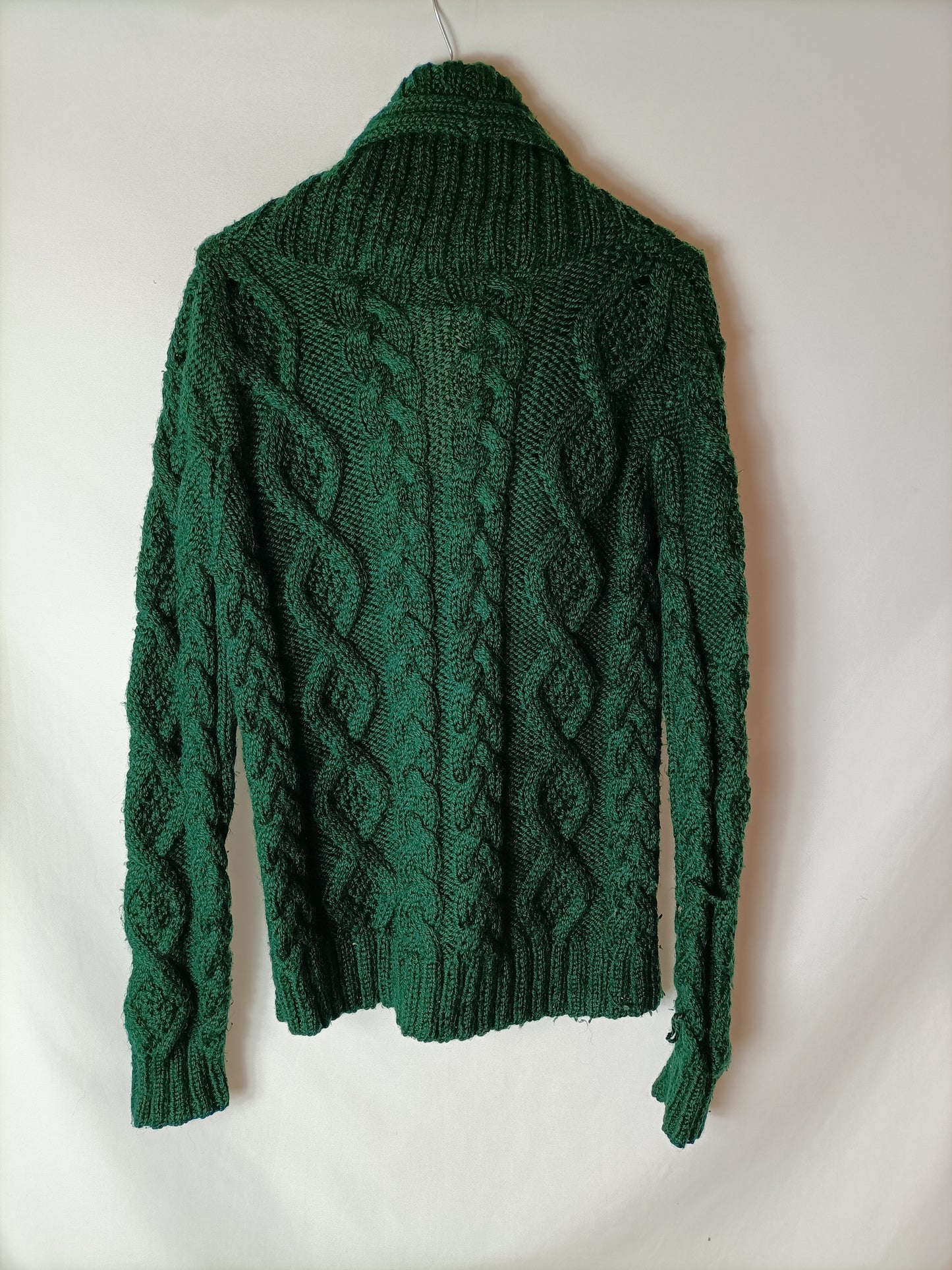 GABY PUJOL. Green buttoned cardigan. Yours