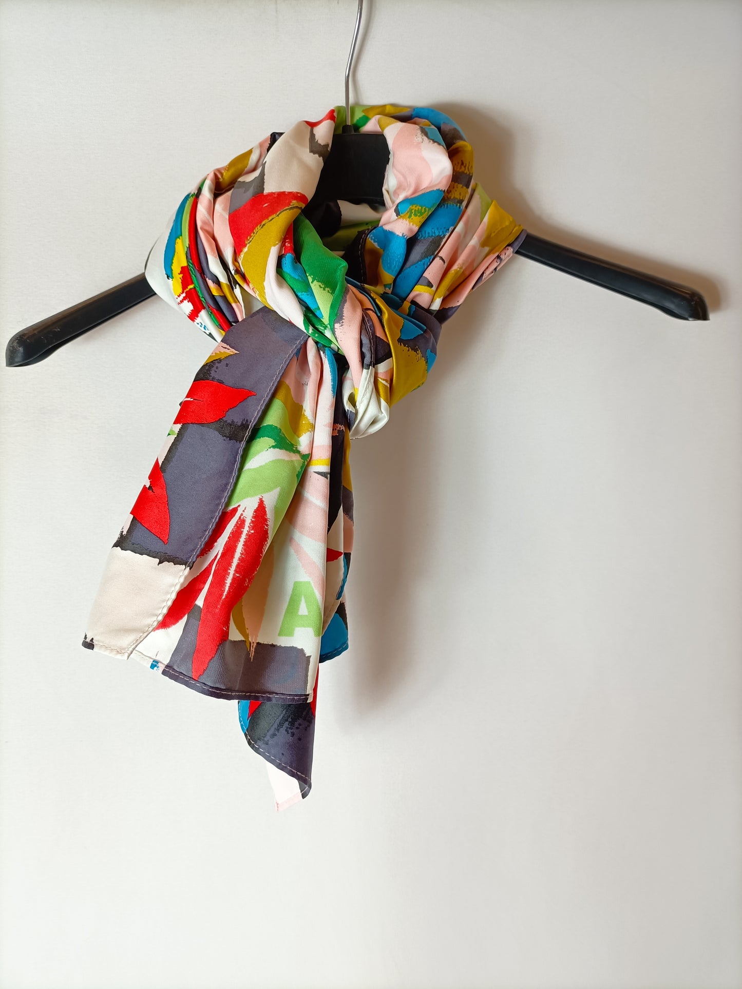 BIMBA Y LOLA. Pañuelo multicolor