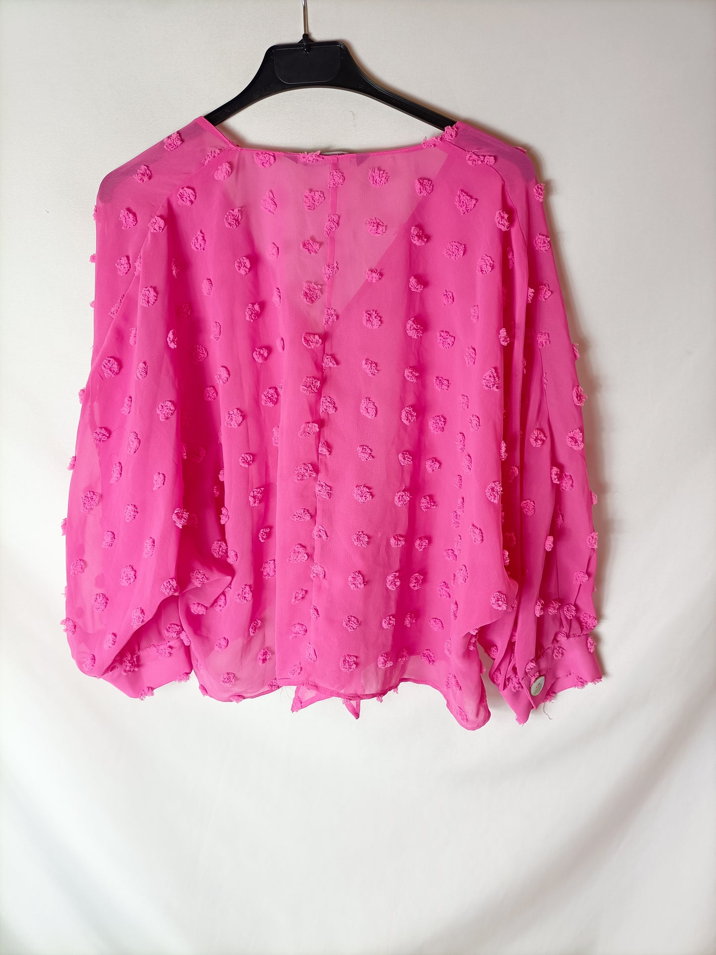 ZARA. Blusa rosa topitos textura. T M