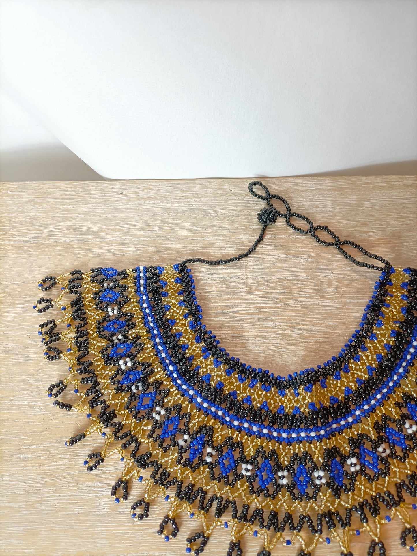 OTRAS. Collar bolitas colores