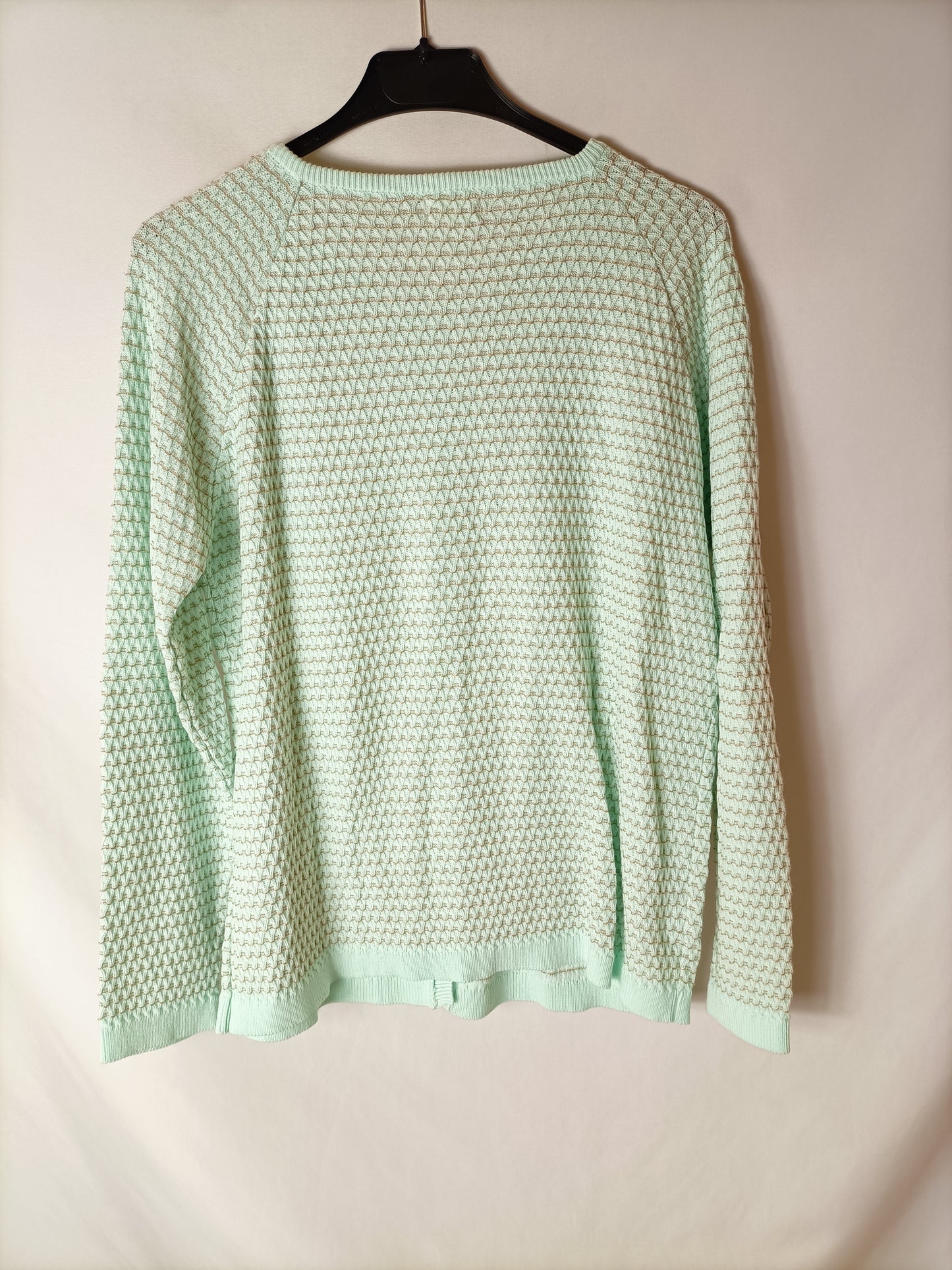 MI CANESÚ. Rebeca verde claro hilos dorados. T P (M)