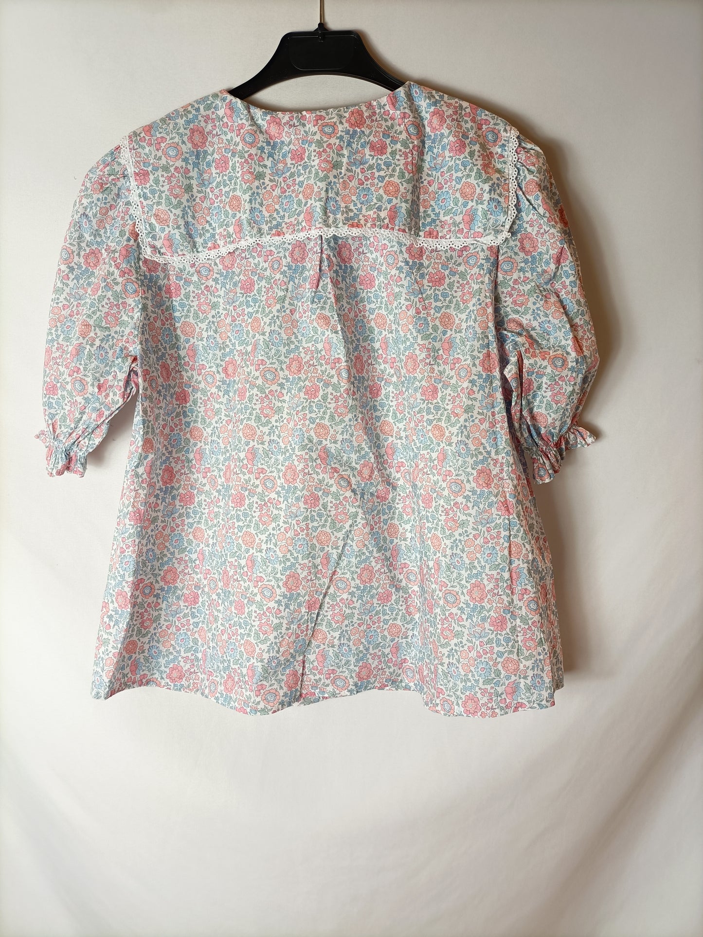 MY YOKE. Short-sleeved floral blouse. TM