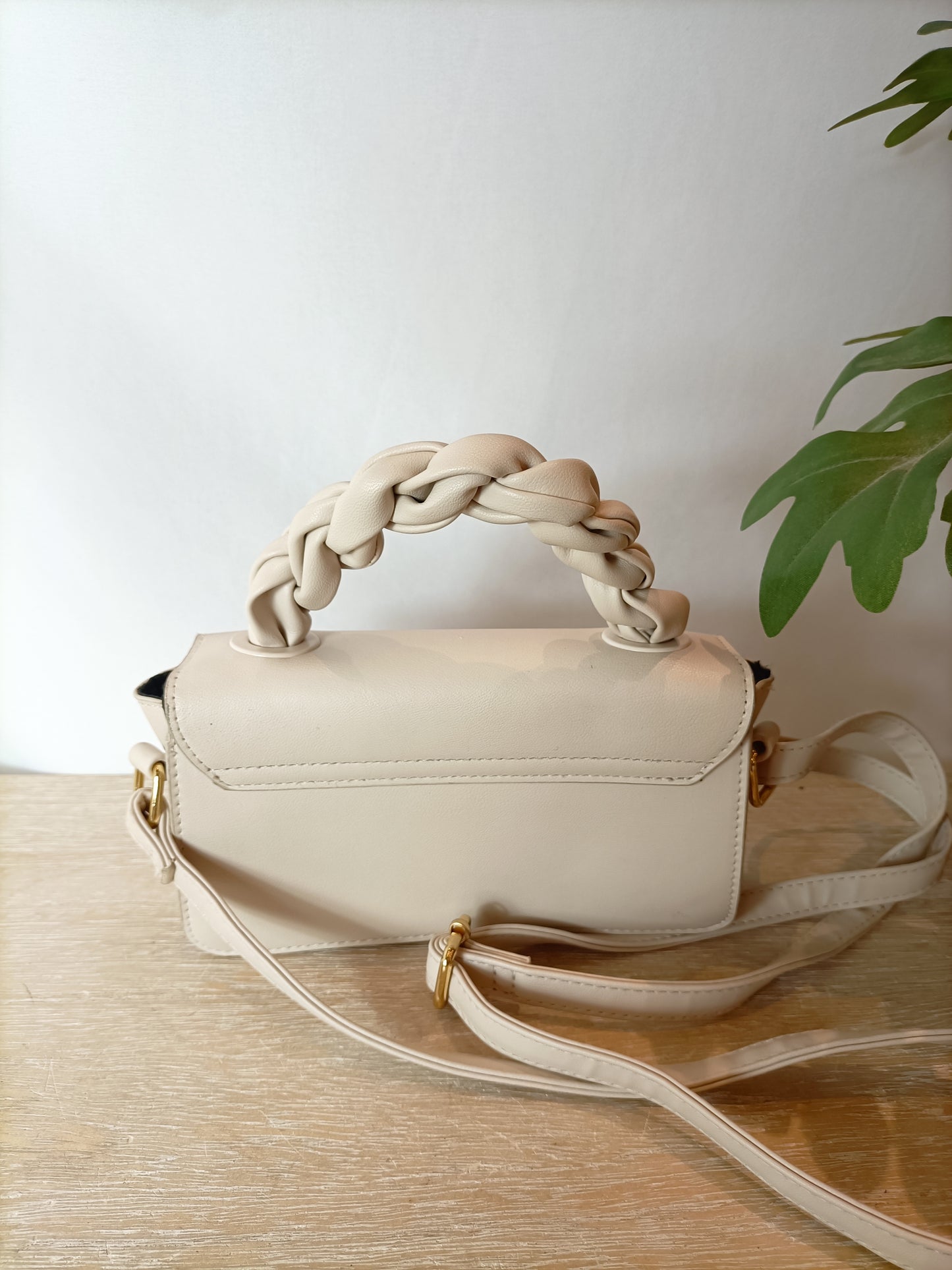 PRIMARK. Bolso mini beige