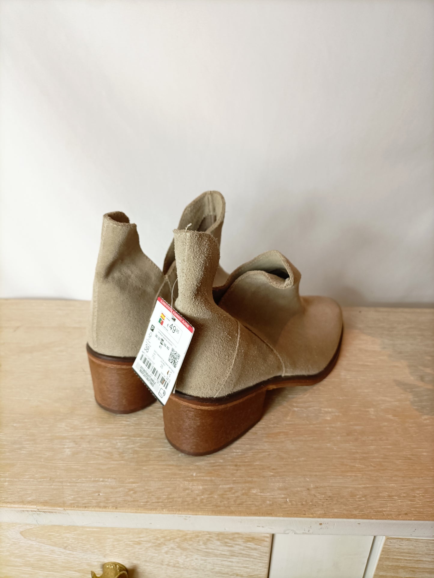 ZARA. Botines beige tobilleros T.38