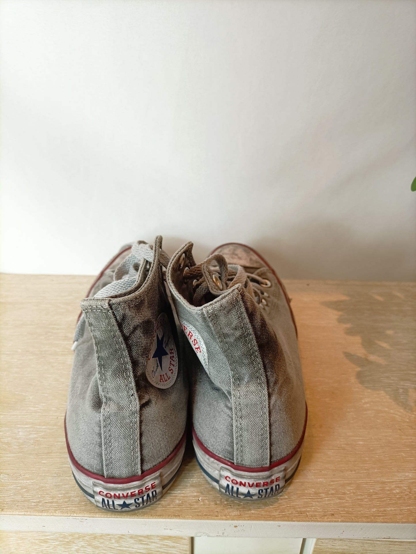 CONVERSE. Zapatillas grises efecto desgastado. T 39,5