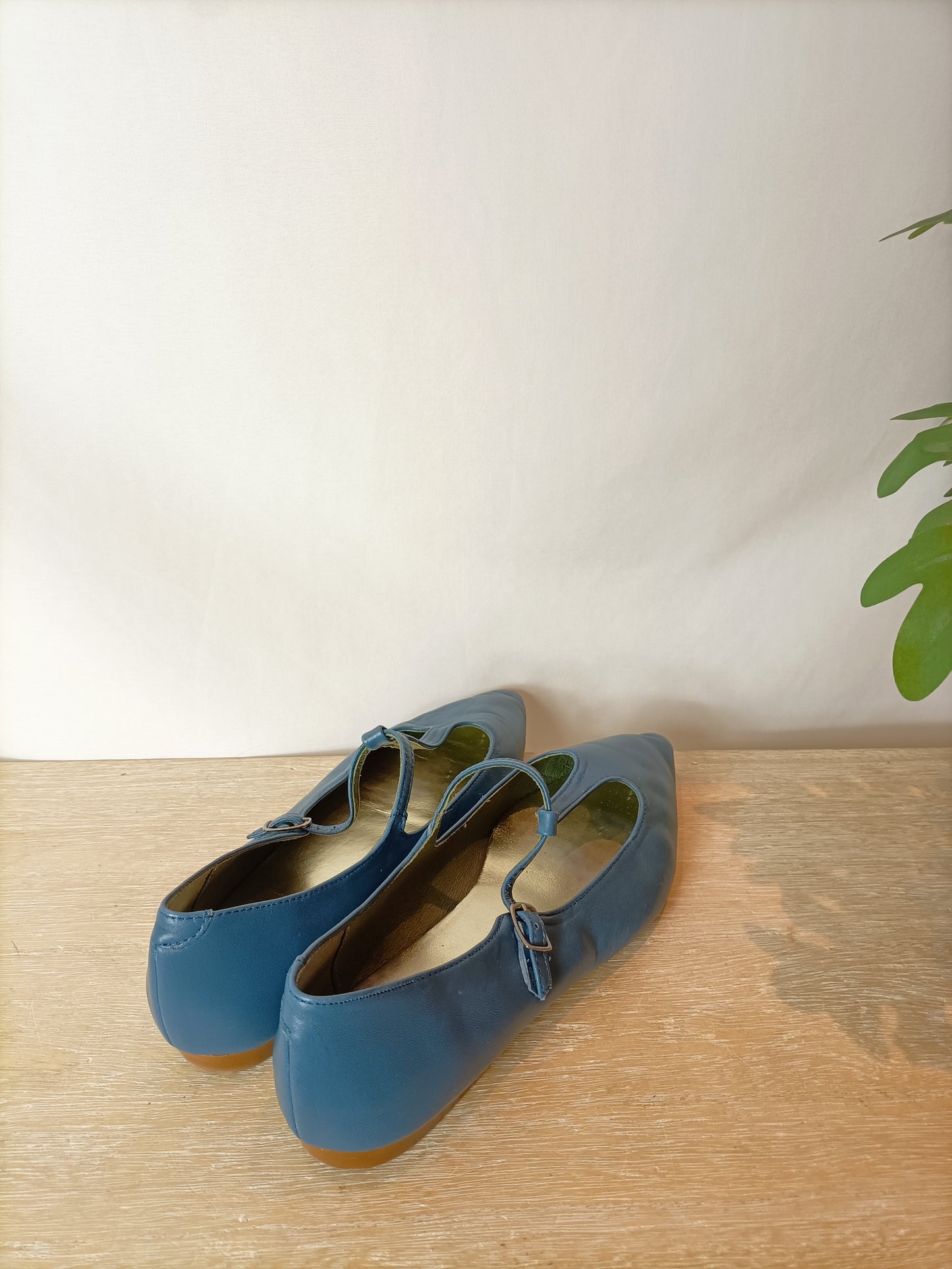 GANZITOS. Merceditas hebilla azules. T 39 (tara)