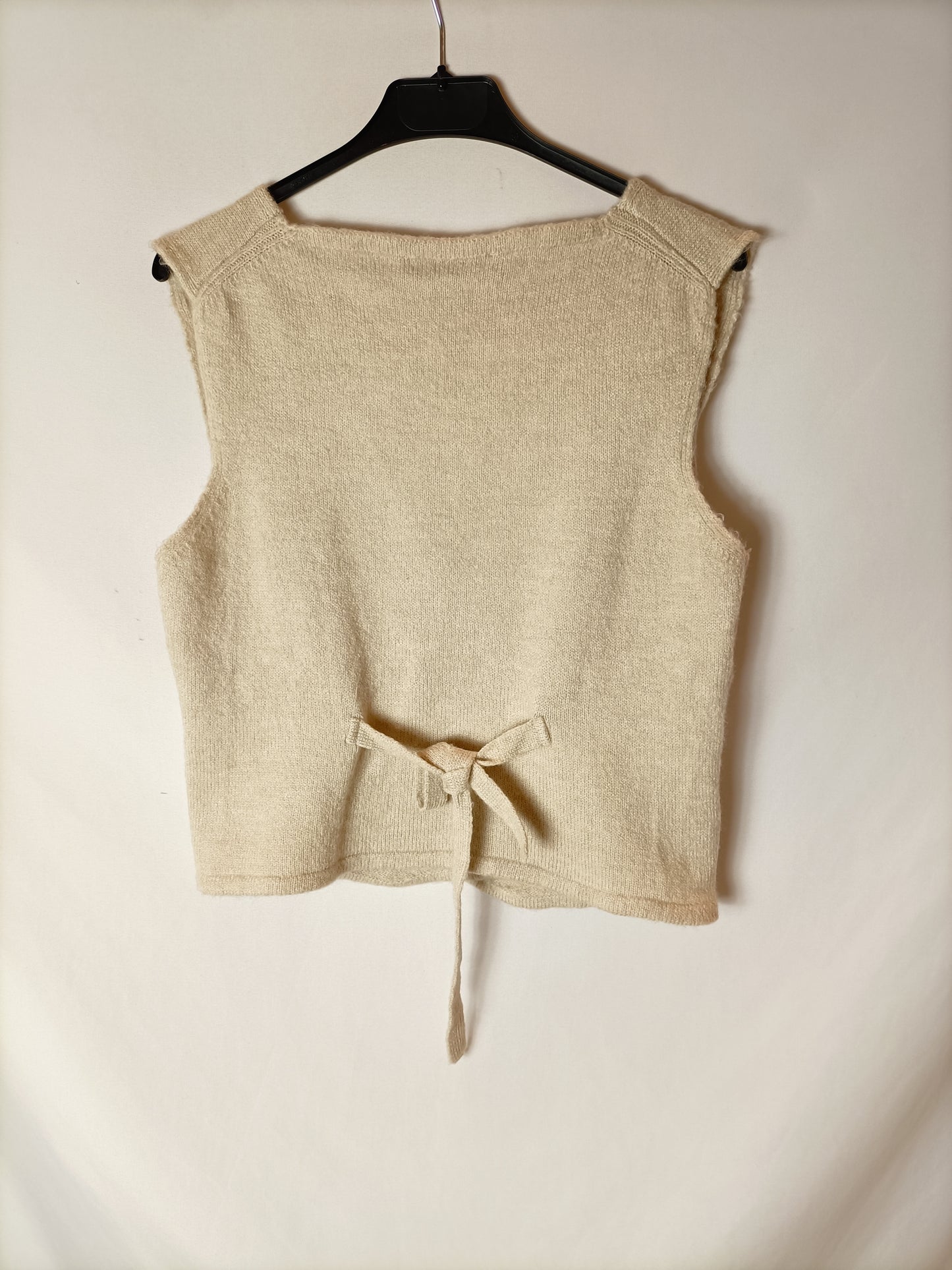 ZARA. Beige knit vest Tl