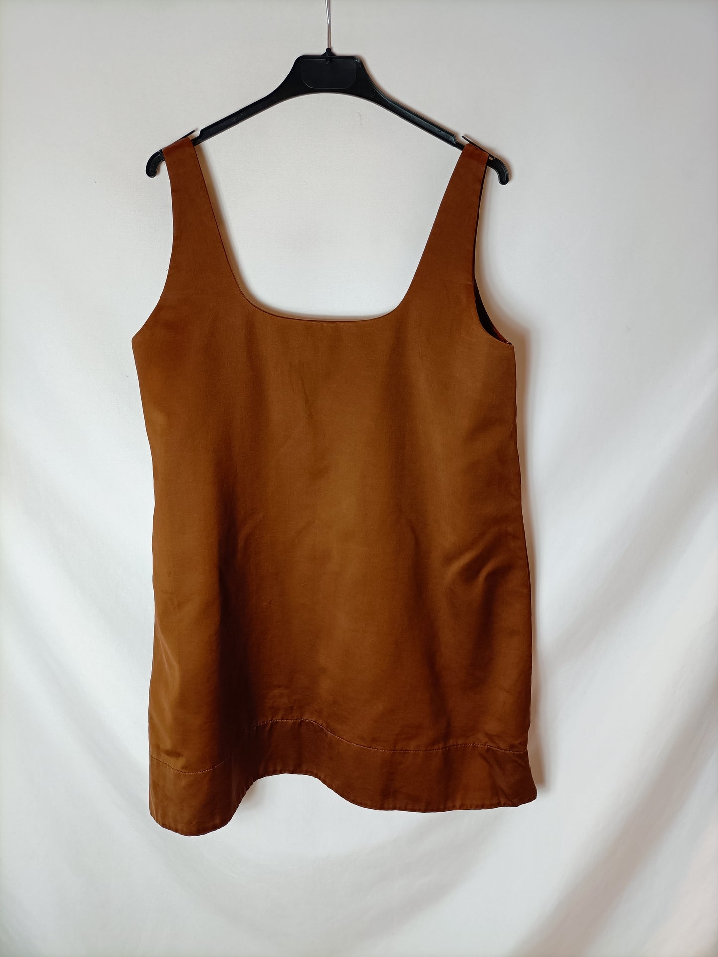 ZARA. Vestido corto marrón T.l