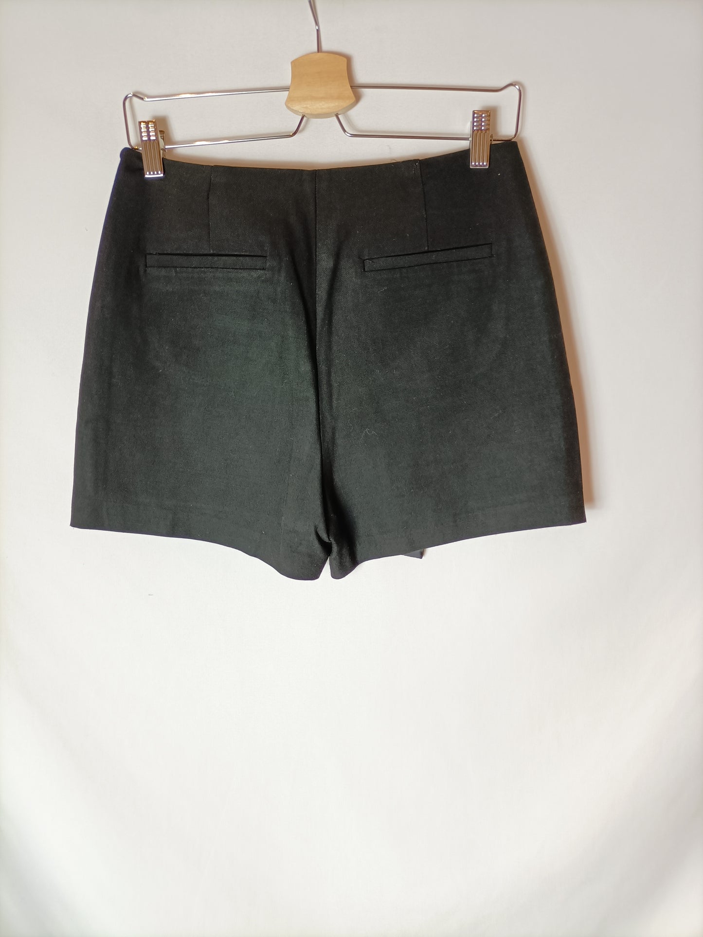 ZARA. Falda pantalón negra. T S