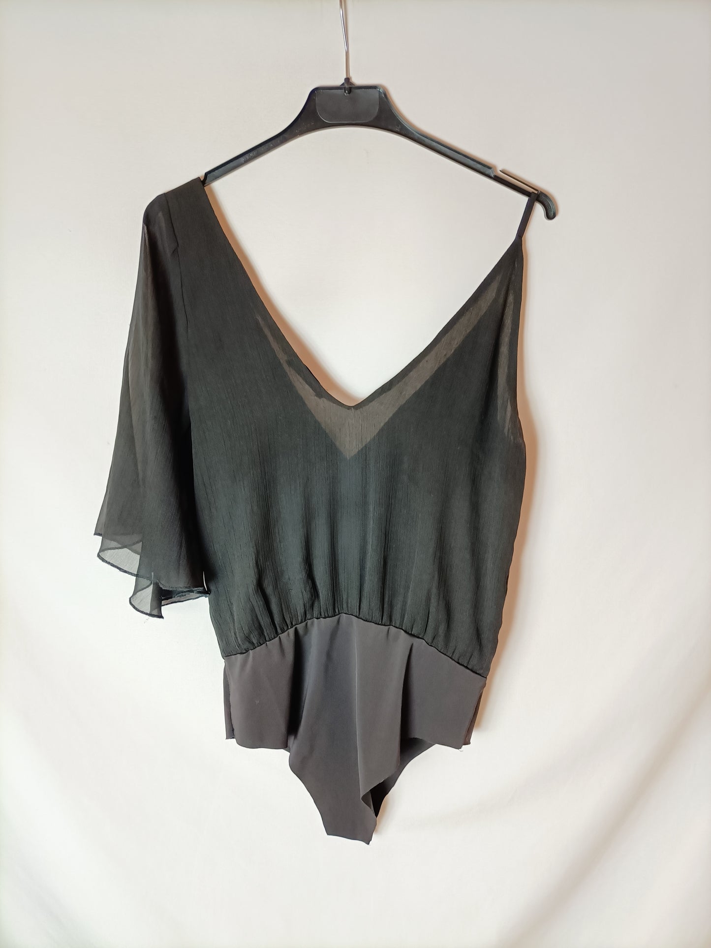 ZARA. Body negro pedrería. T S