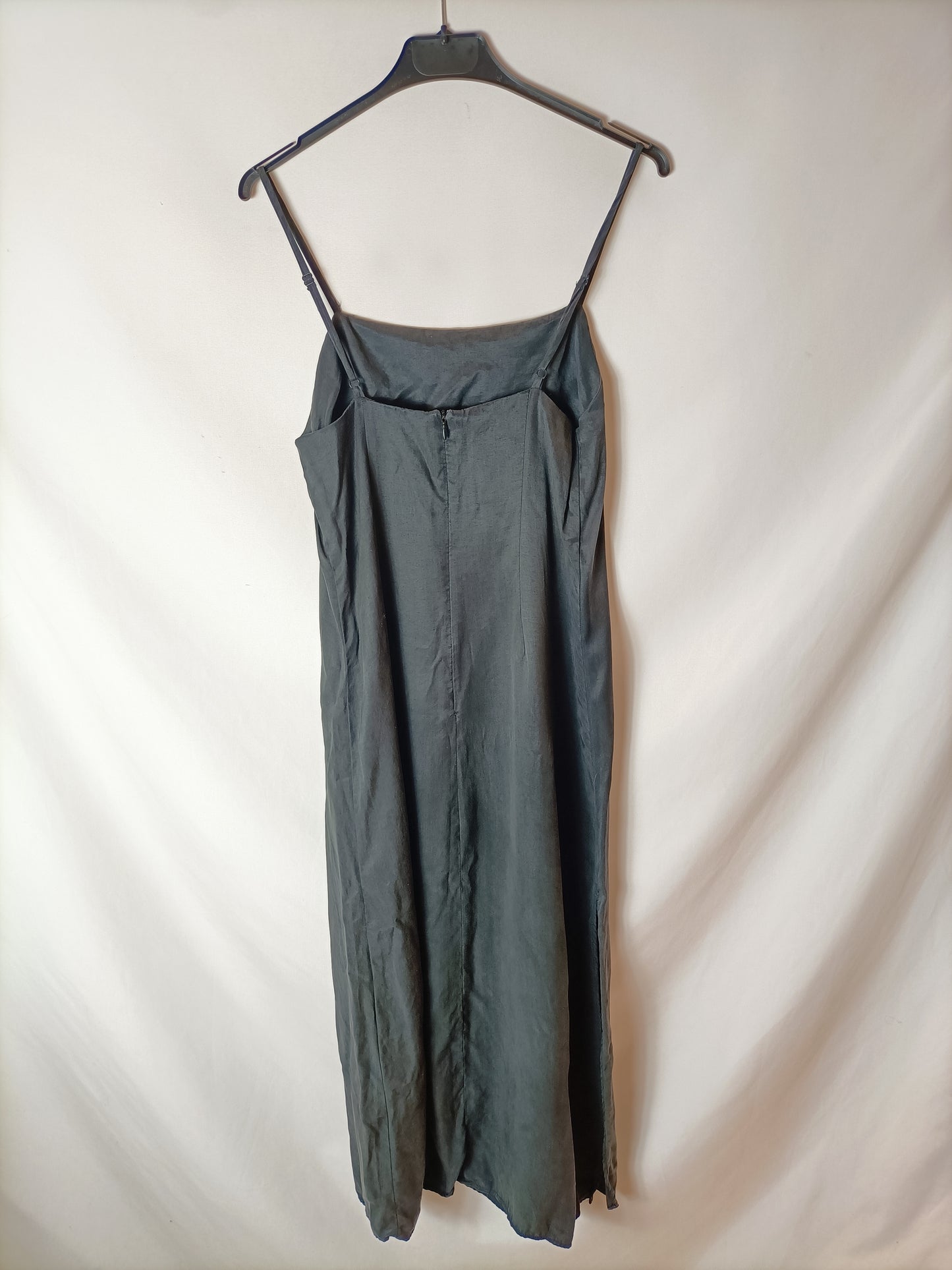 ZARA. vestido negro midi T.s