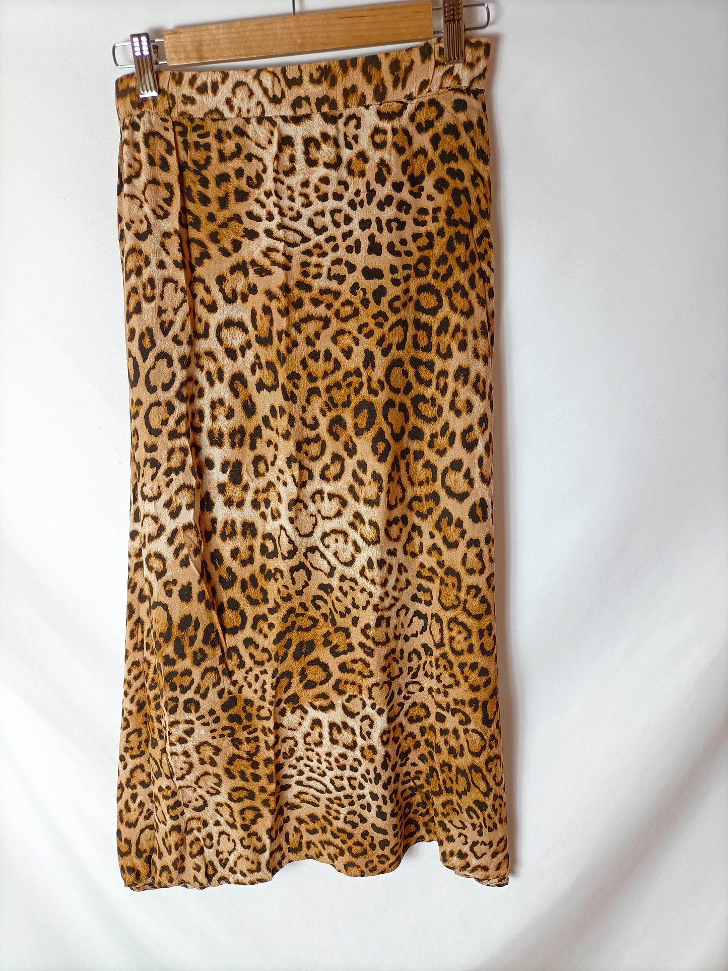 ZARA. Falda midi animal print. T XS
