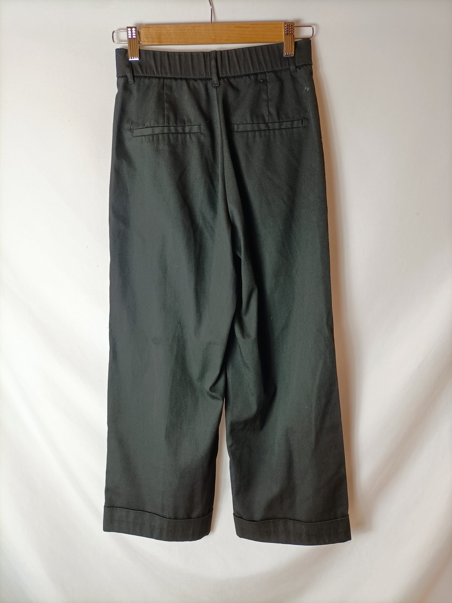 ZARA. Pantalón culotte negro. T XS