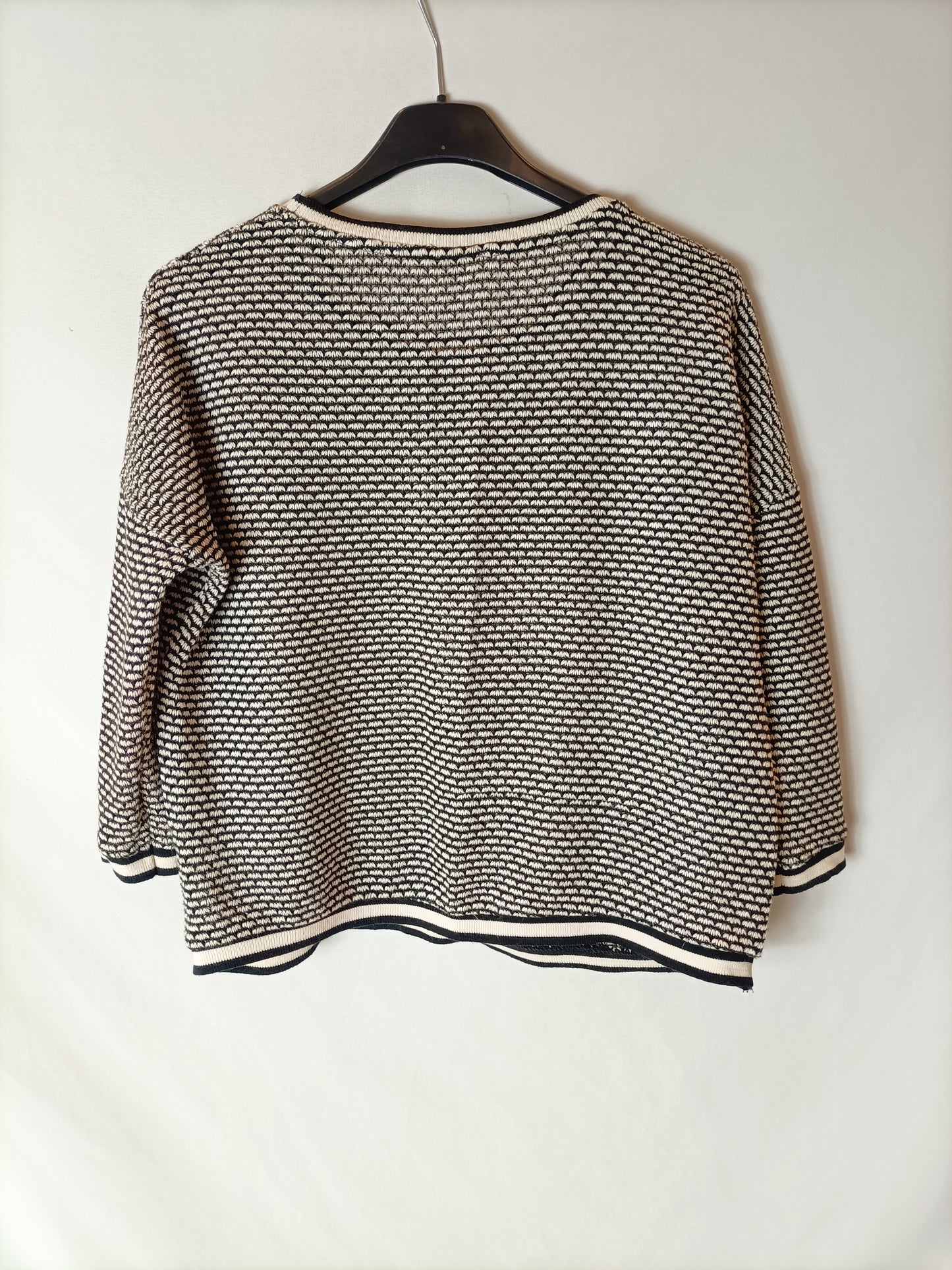 OTRAS. Jersey fino blanco y negro T.m/s